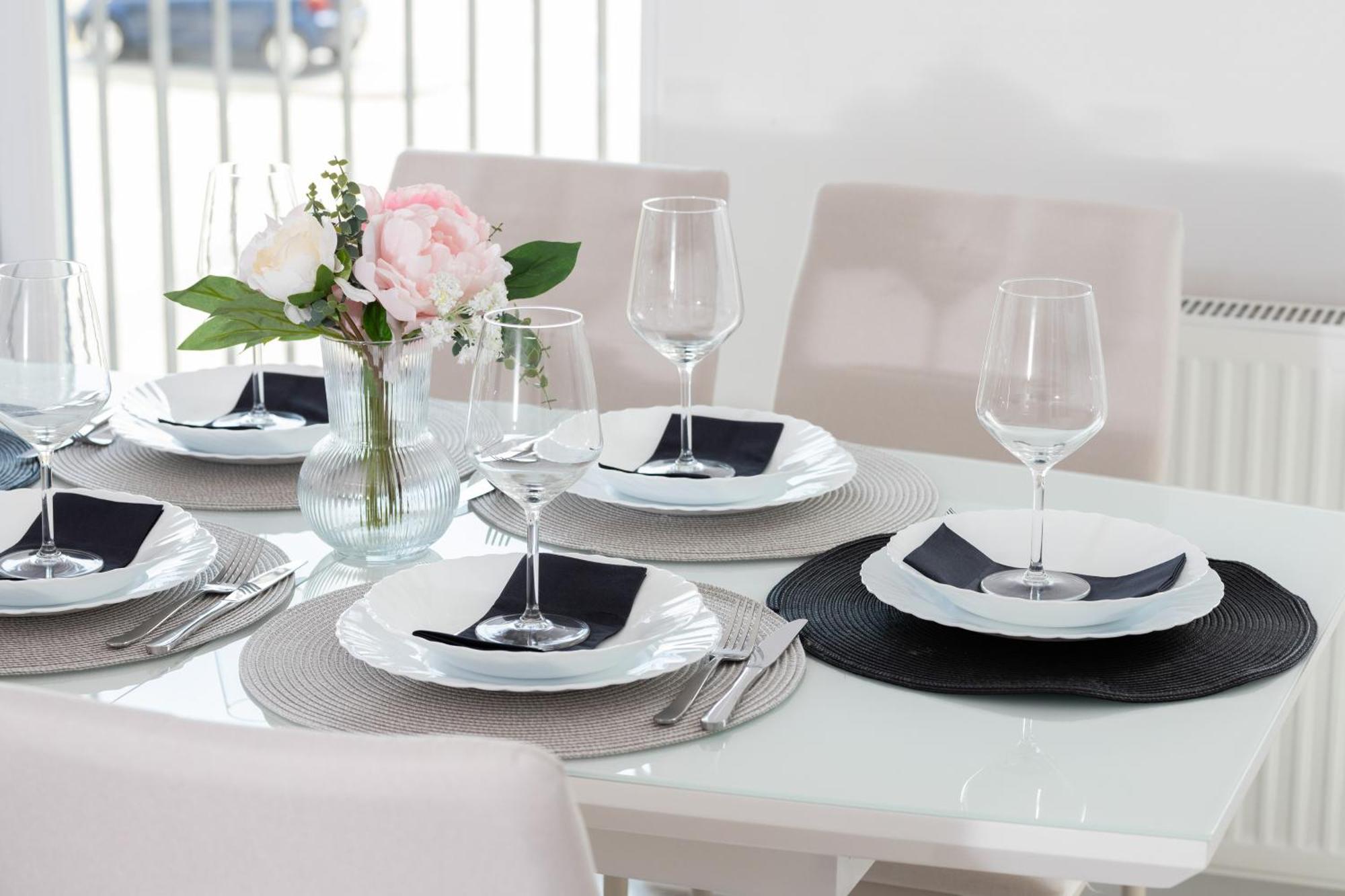Lägenhet Spacious & Bright Family In By Renters *