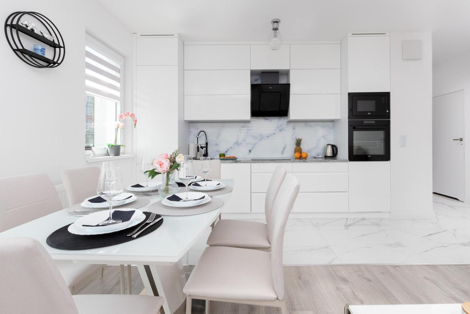 Spacious & Bright Family In By Renters Gdansk