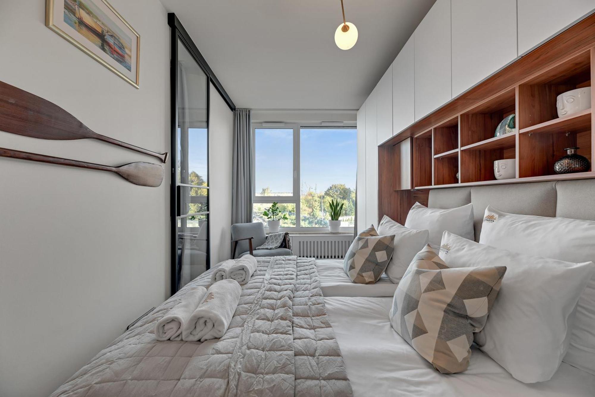 Chlebova - Riverside View Terrace, Free Parking, Gym & Kidsplay By Downtown *