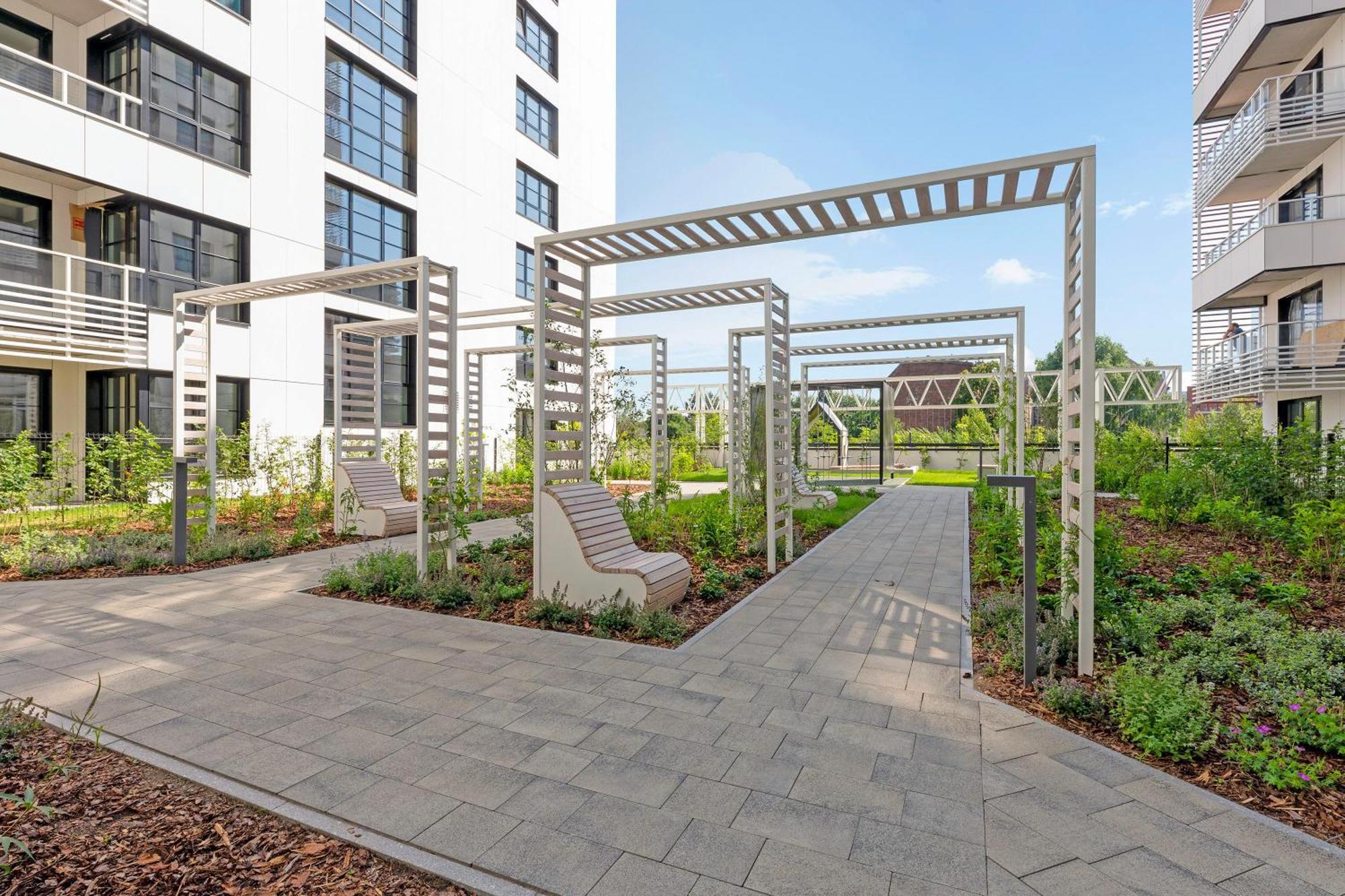 Doki Living - Foodhall & Parking By Downtown Apartment