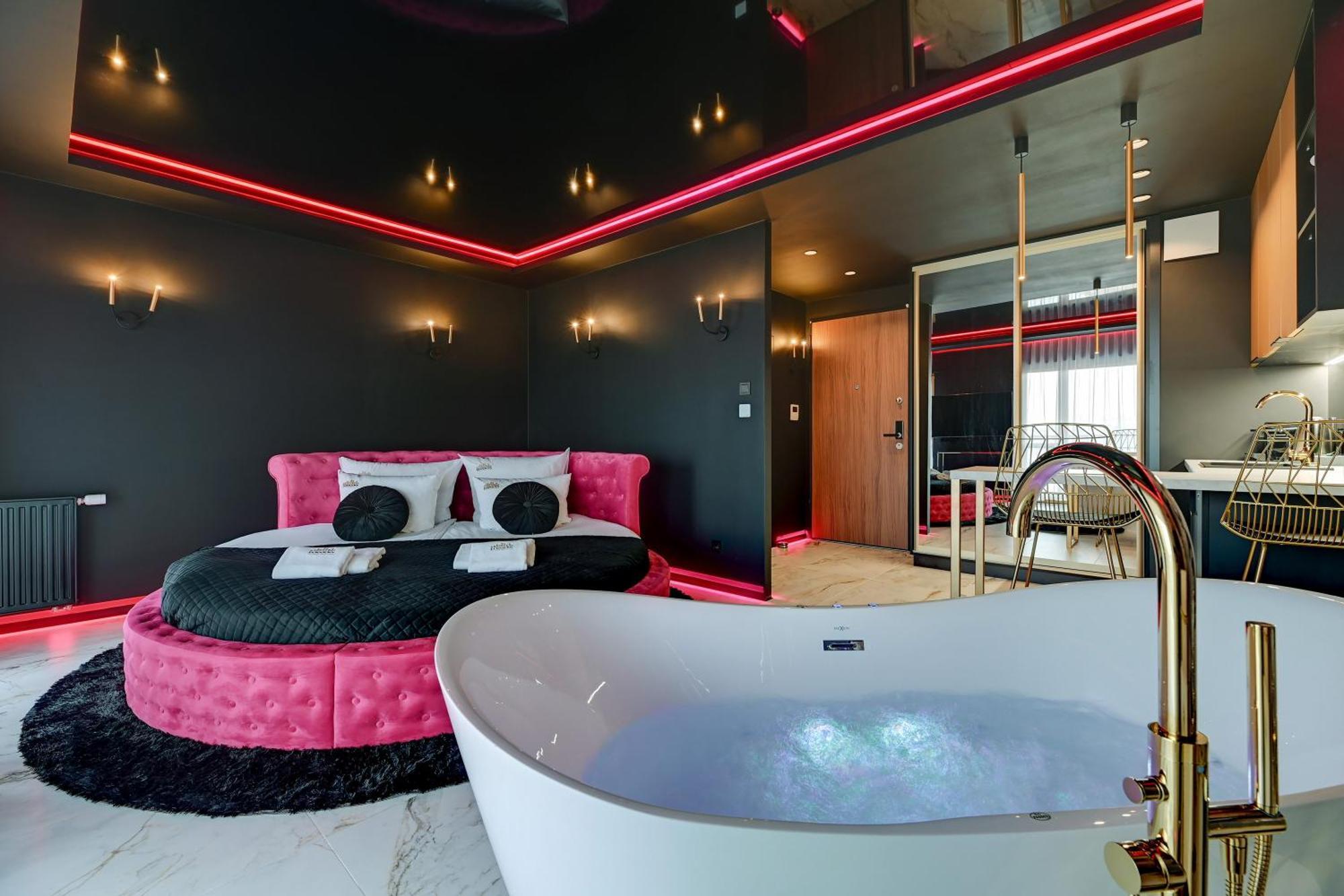 Hollywood Jacuzzi By Downtown Apartament Gdańsk
