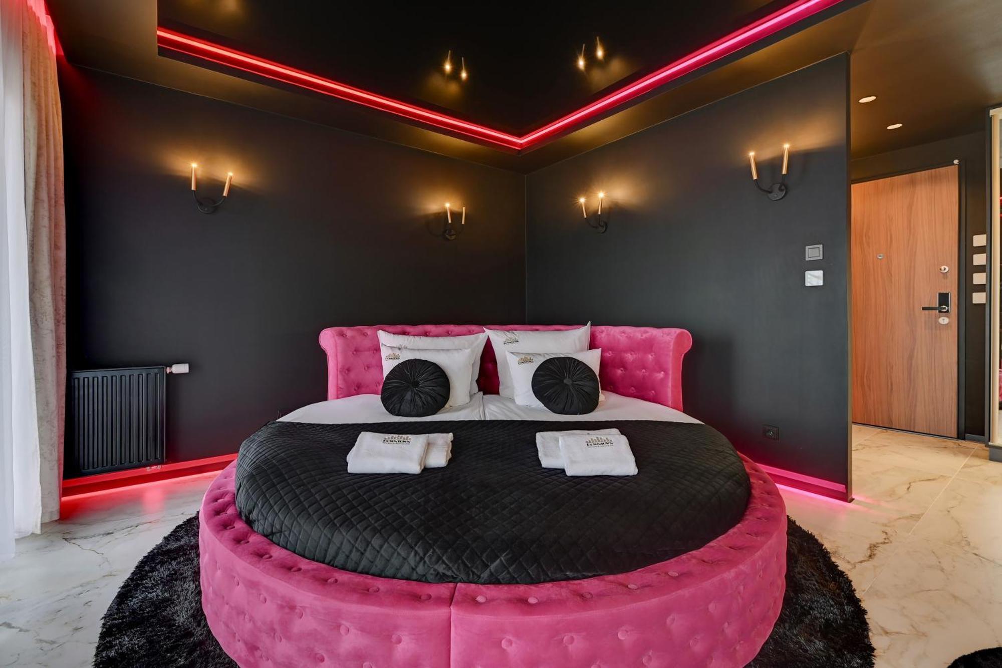 Hollywood Jacuzzi By Downtown * Gdańsk