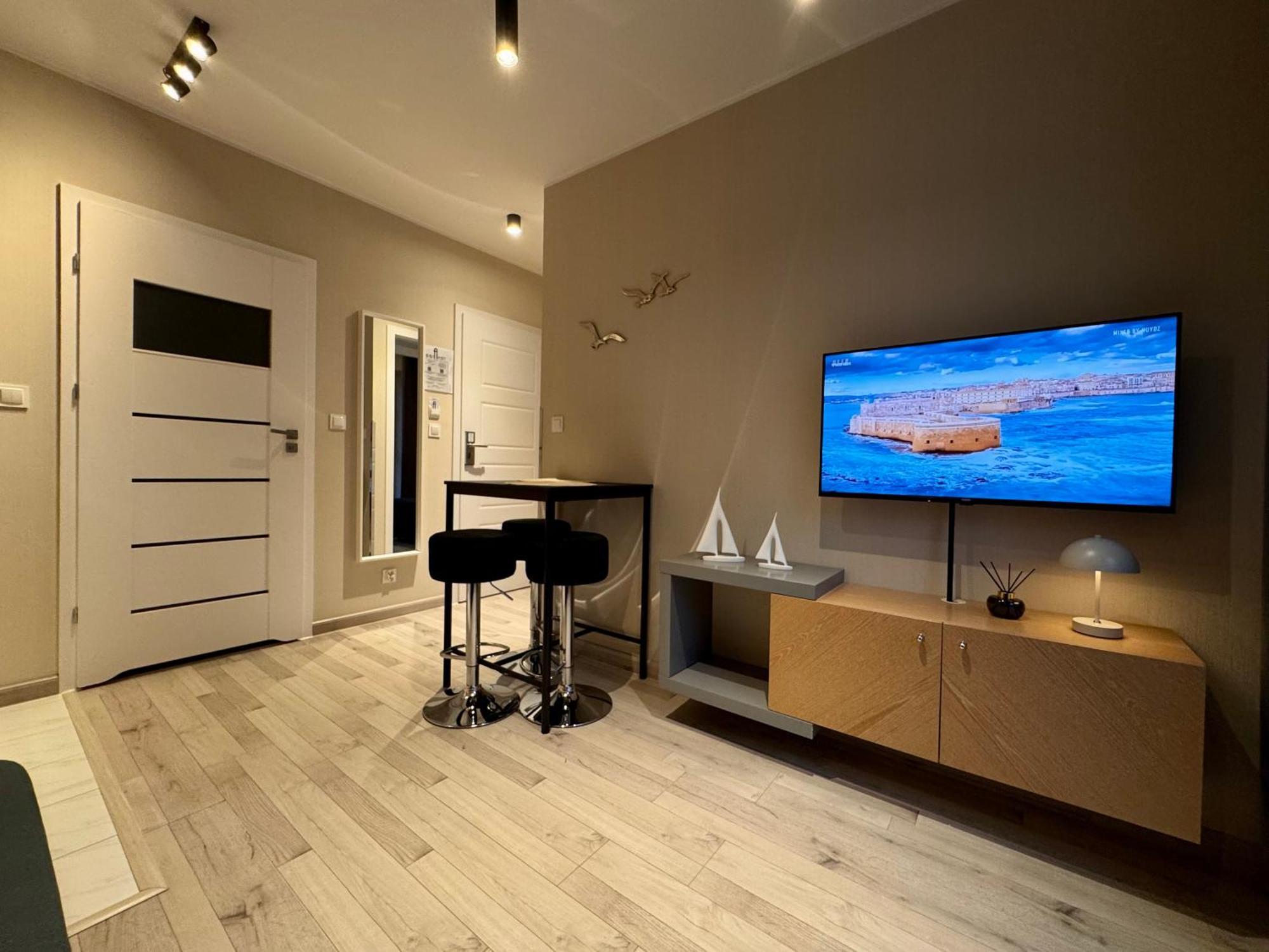 B12 By Marina - Old Town Aparthotel