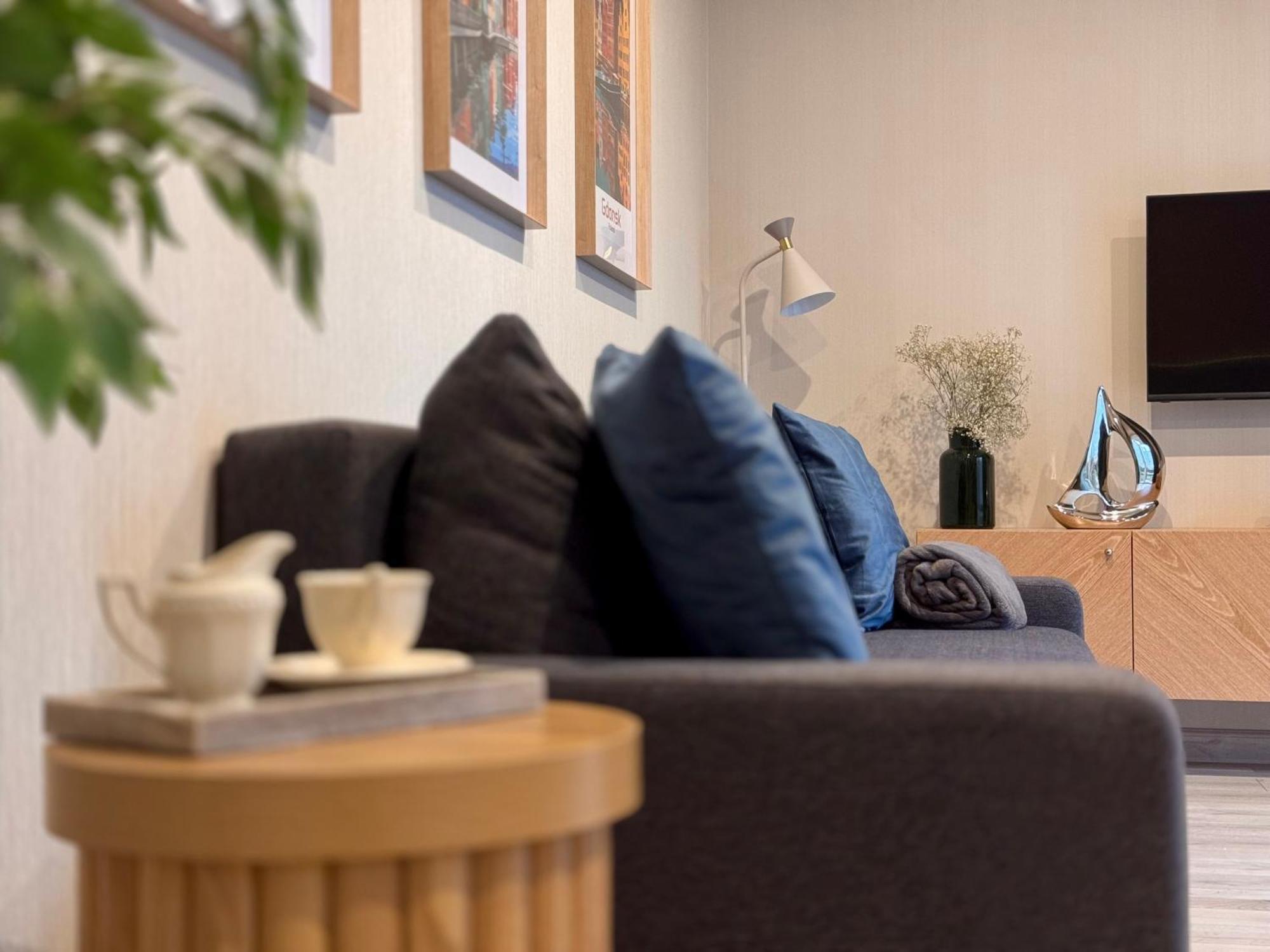 B12 By Marina - Old Town Aparthotel