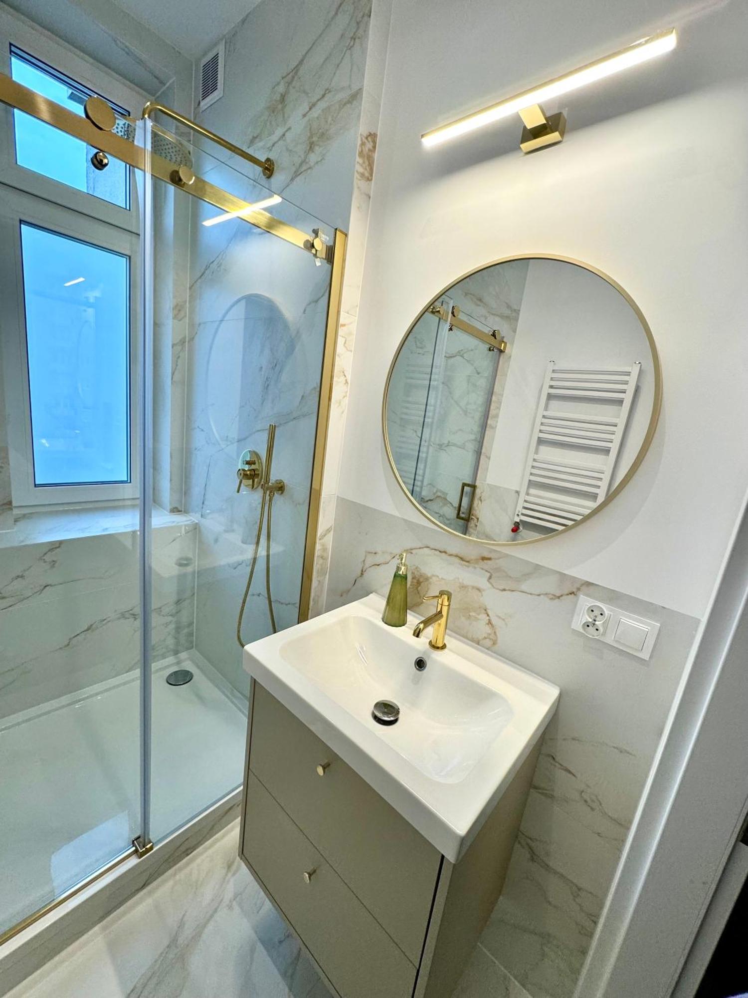 Sailor By Marina Old Town For 8 People, Free Parking!