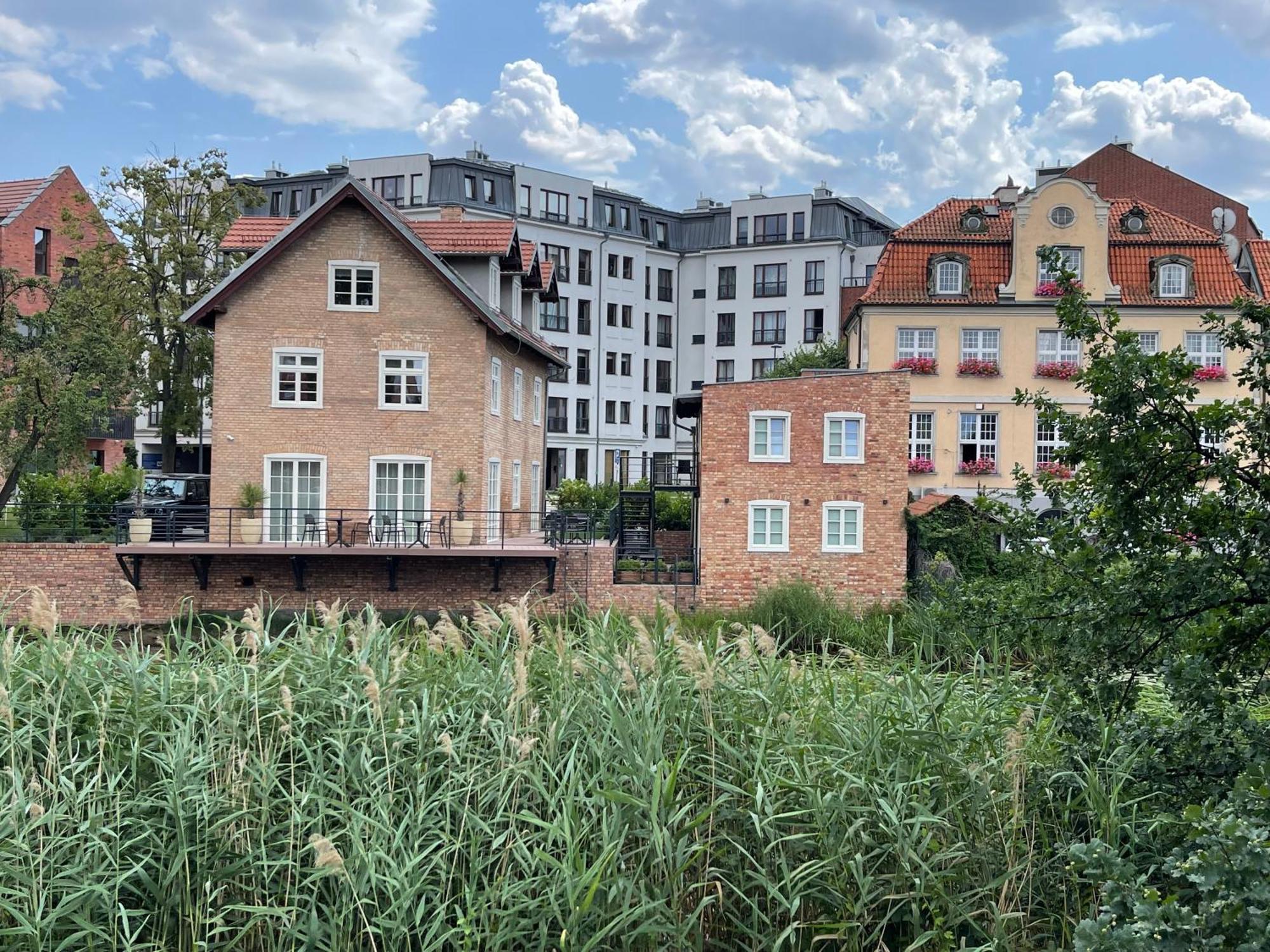 River House Apartment