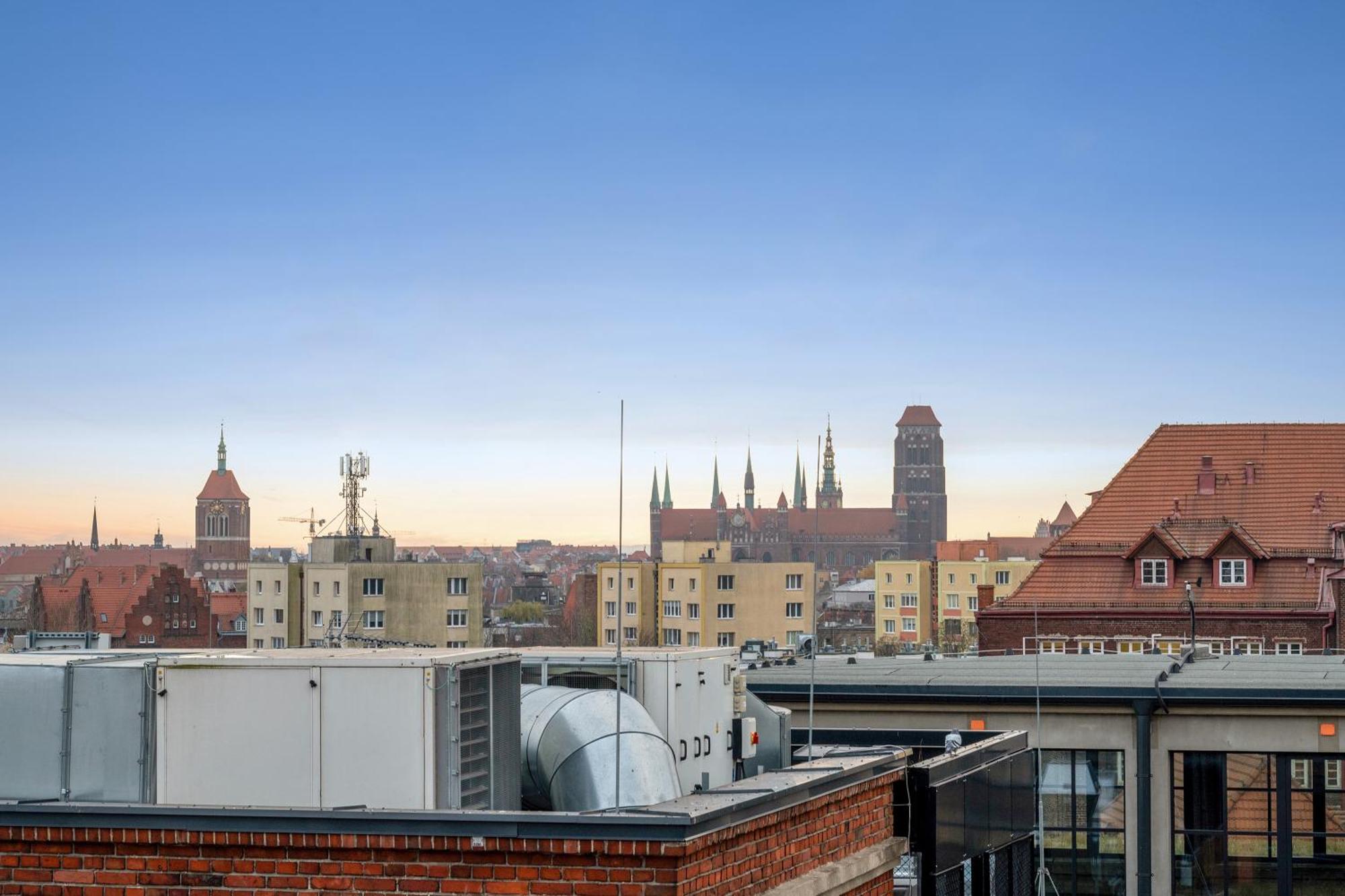 Doki Living - Foodhall & Parking By Downtown * Gdańsk
