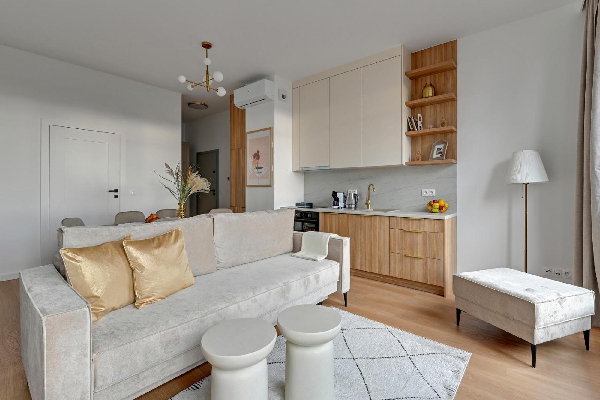 Doki Living - Foodhall & Parking By Downtown Gdańsk