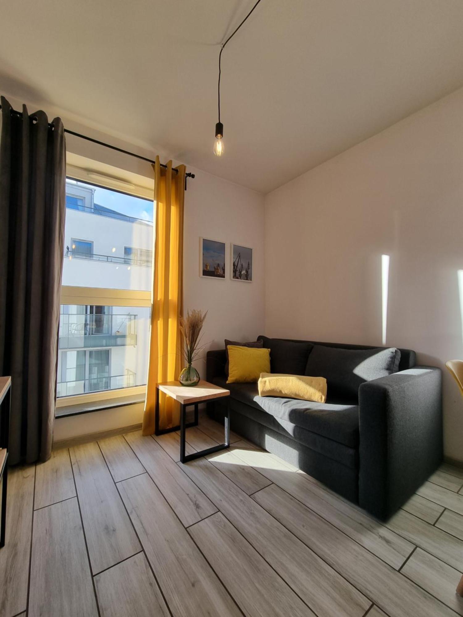 Old Town Yellow Apartment Gdansk