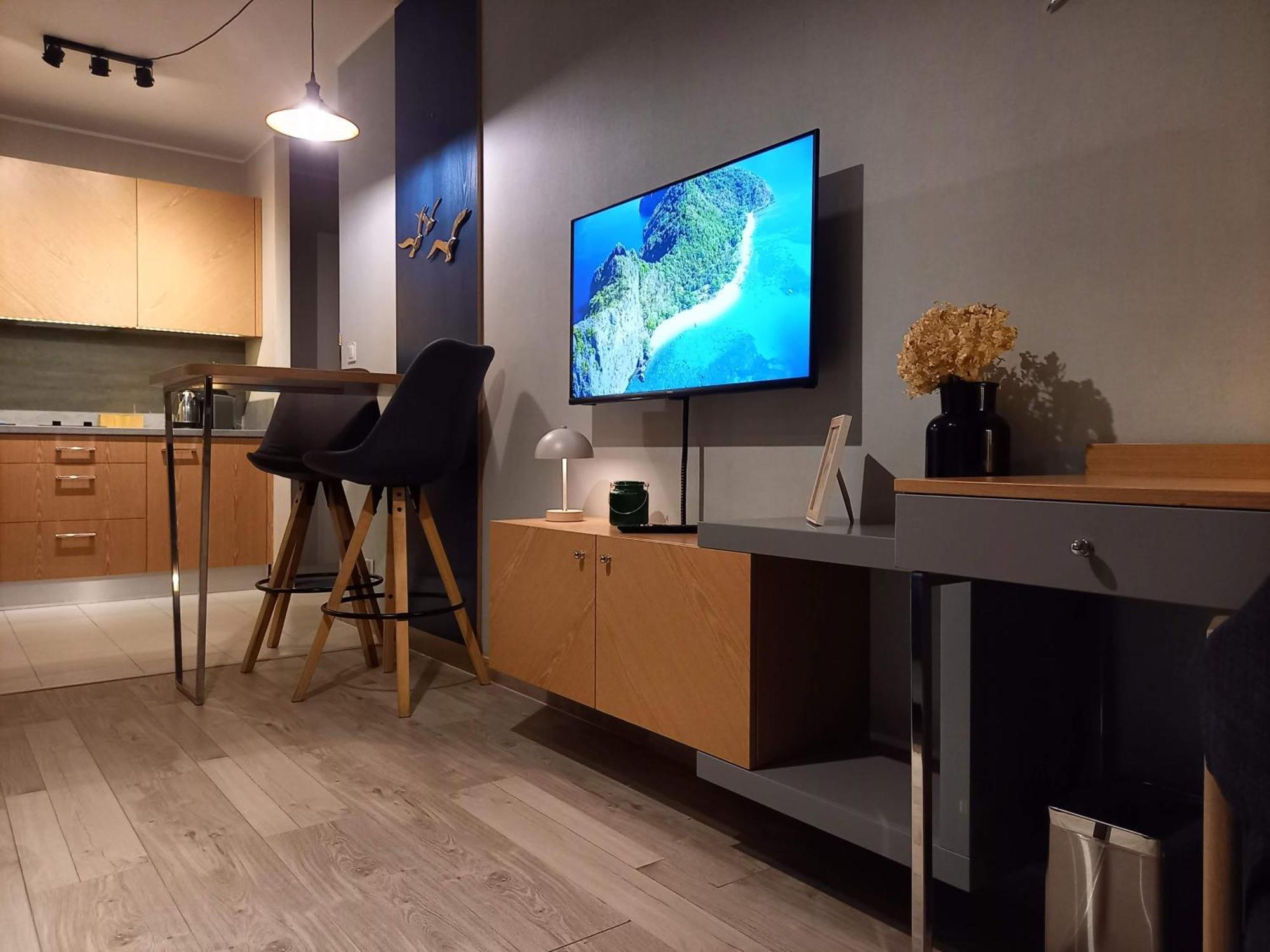 B12 By Marina - Old Town Aparthotel