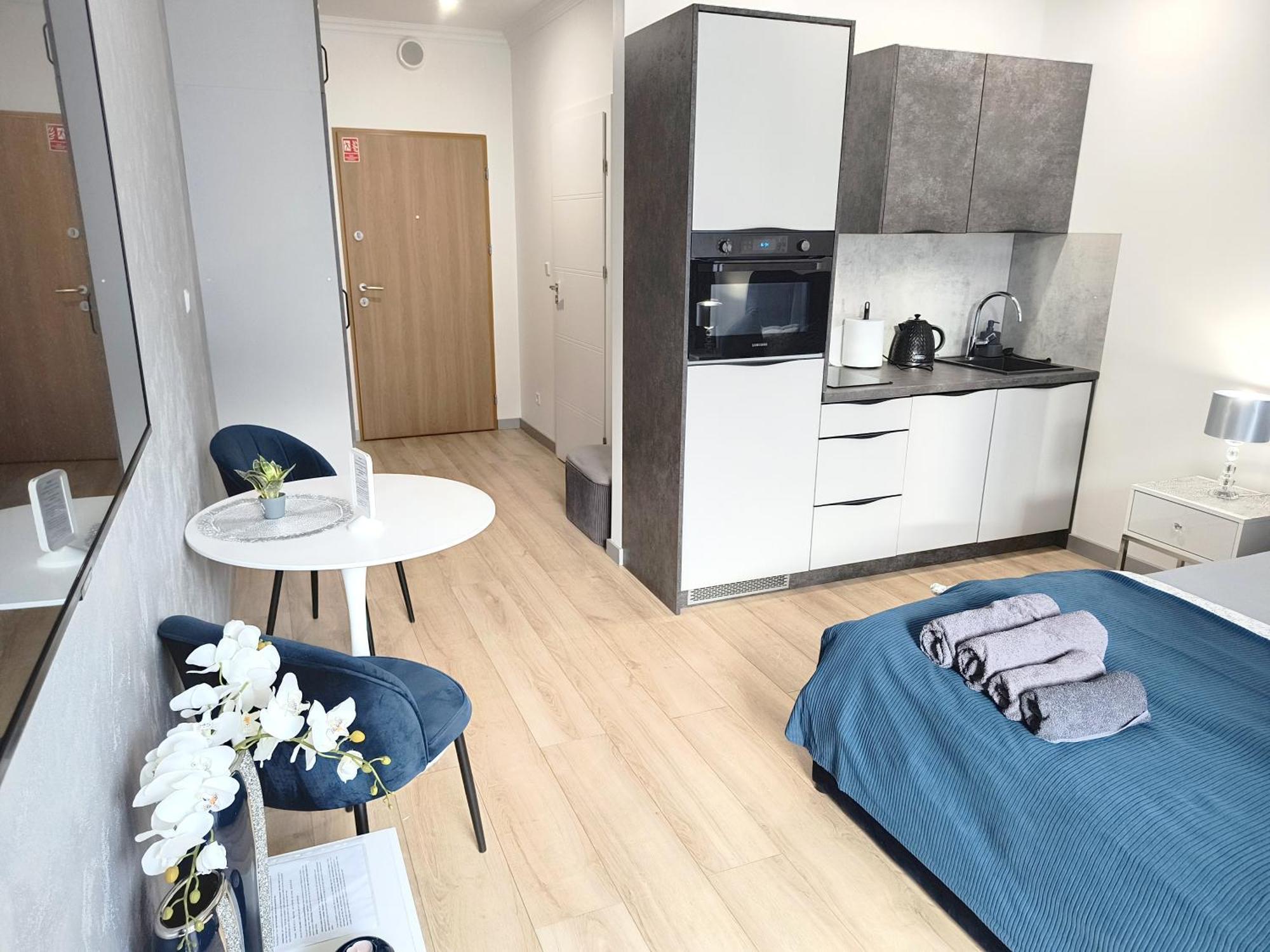 Private Parking, Secure Building - Old Town & Main Station