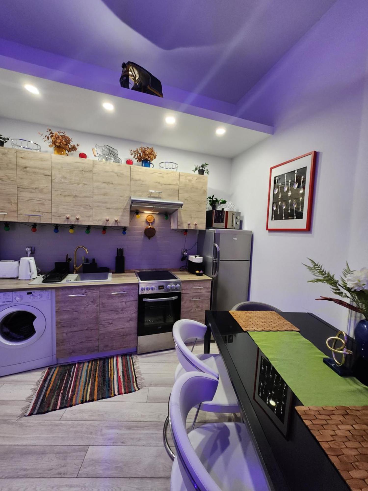 Chmielna Prestige With Luxury Jacuzzi And Sauna! Selected Also Feature A Massage Chair And Himalayan Salt With Color Therapy Salt Forest Apartment