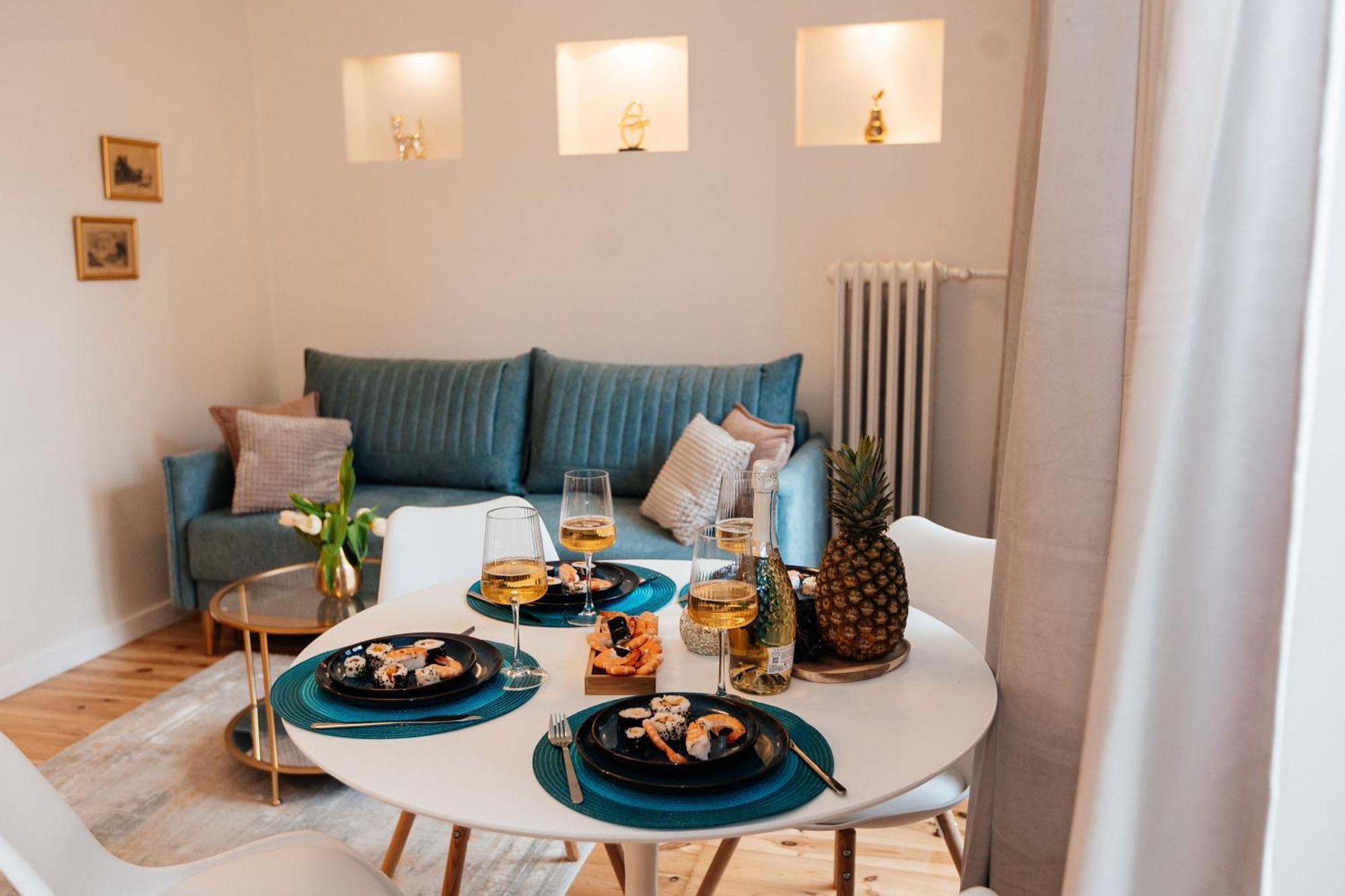 Maya's Flats & 27 - Beautiful On Piwna Street In The Old Town Lejlighed