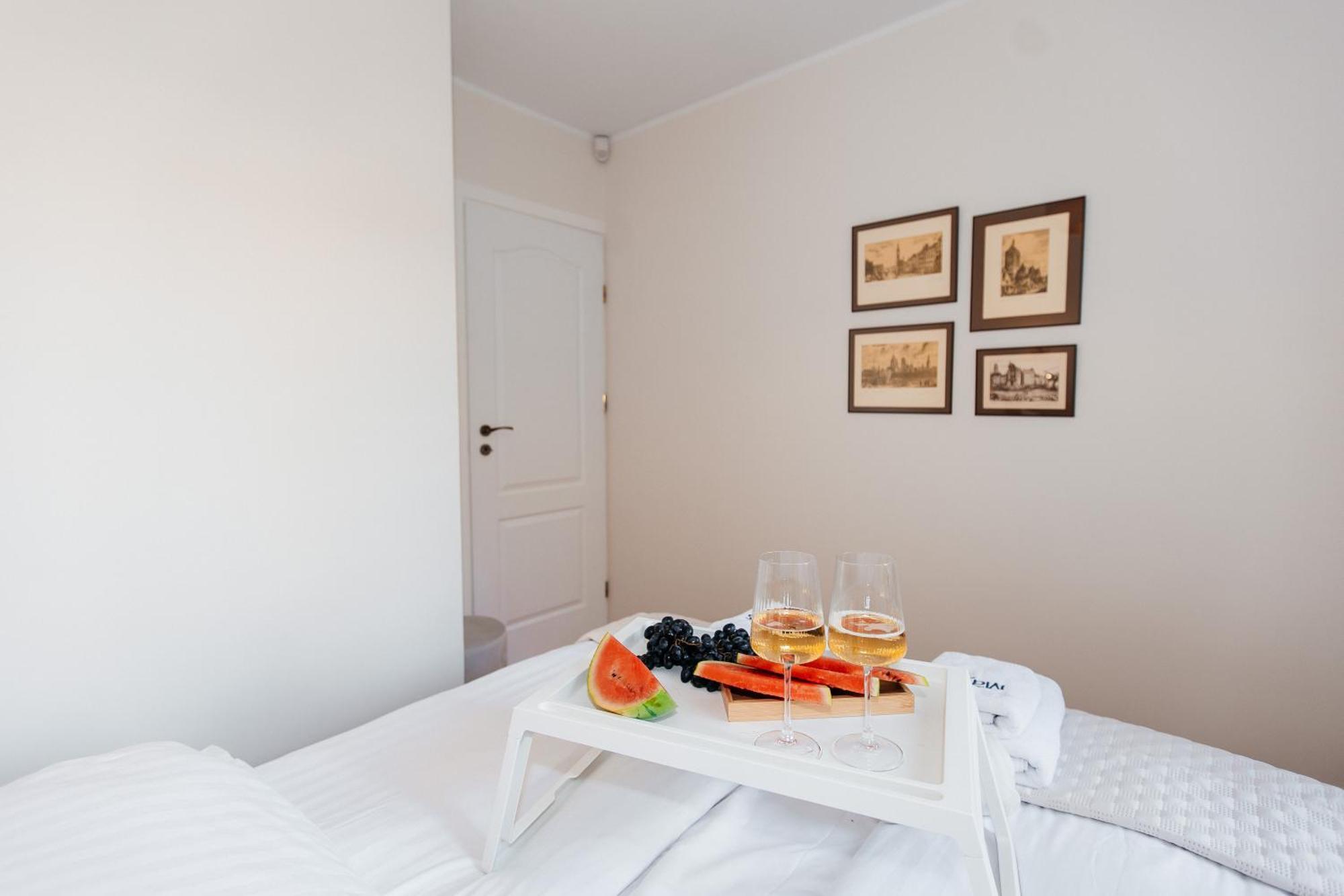 Maya's Flats & 27 - Beautiful On Piwna Street In The Old Town * Gdańsk