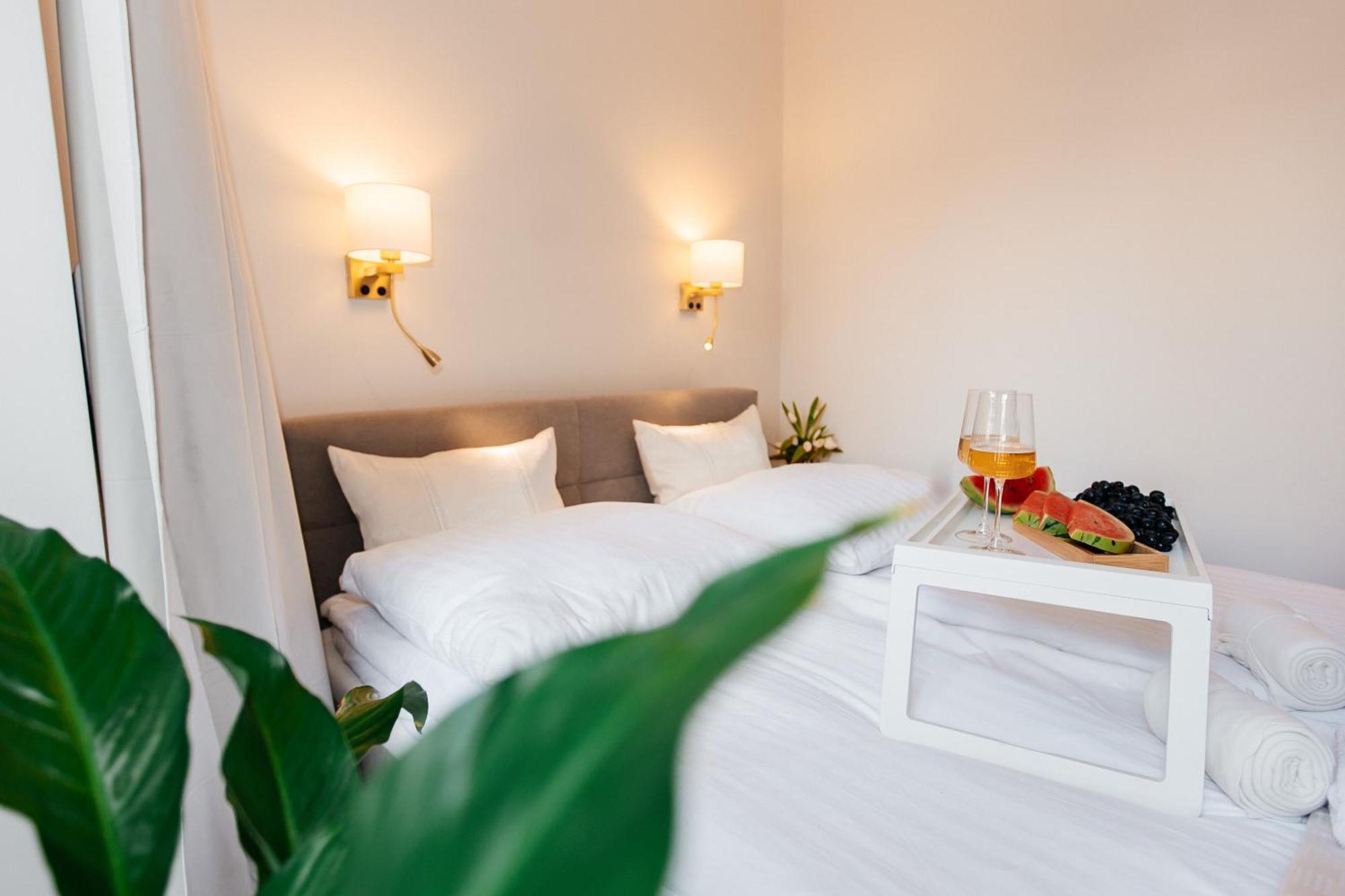 Maya's Flats & 27 - Beautiful On Piwna Street In The Old Town * Gdańsk