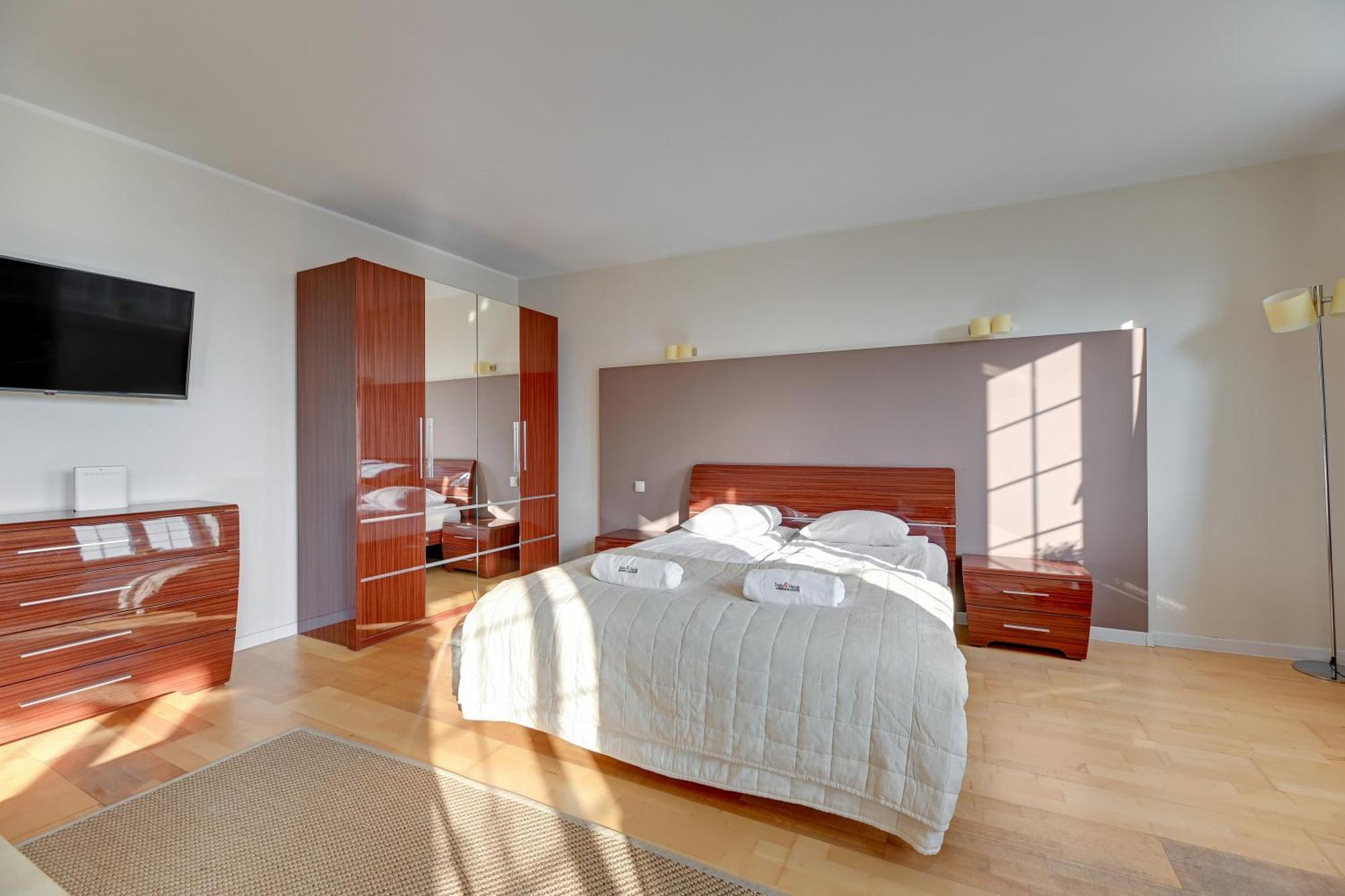 Dom & House - Old Town Targ Rybny - Self Check-in, Parking, River View * Gdansk