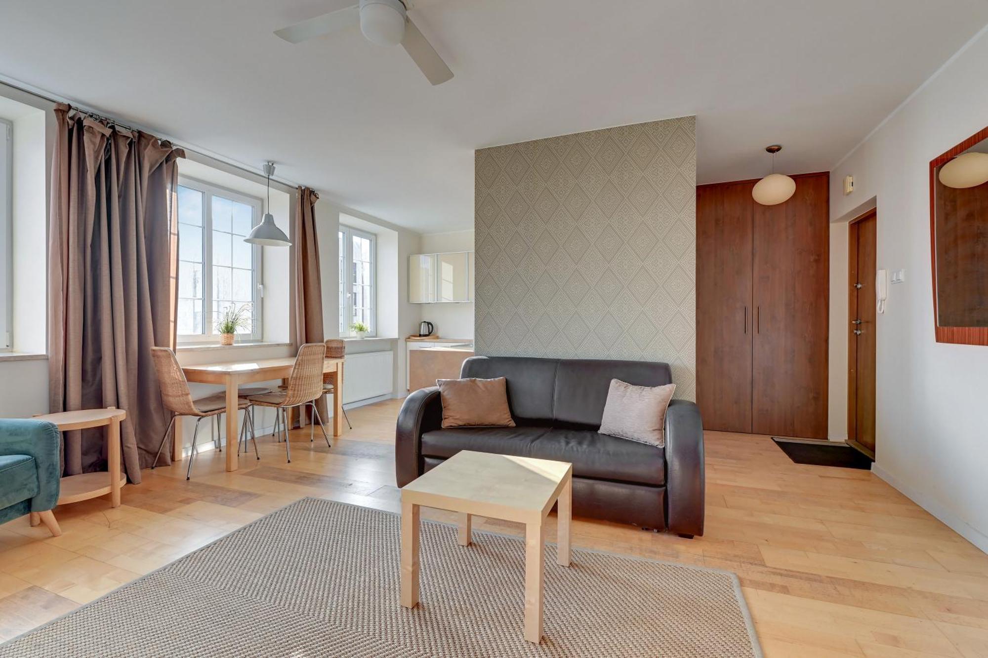 Dom & House - Old Town Targ Rybny - Self Check-in, Parking, River View Gdansk