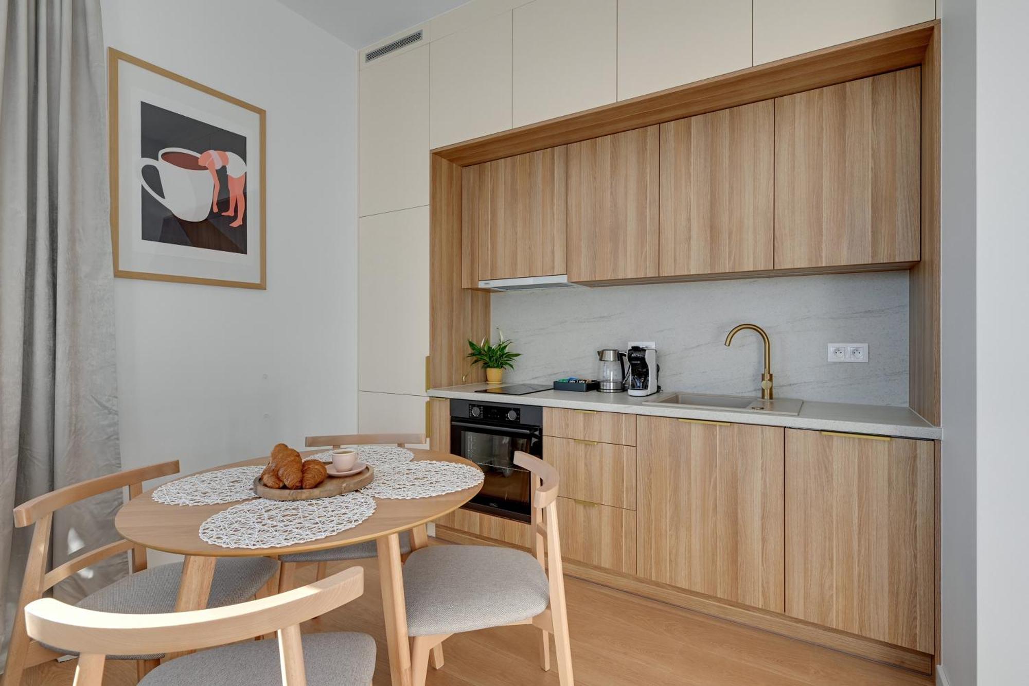 Doki Living - Foodhall & Parking By Downtown * Gdańsk