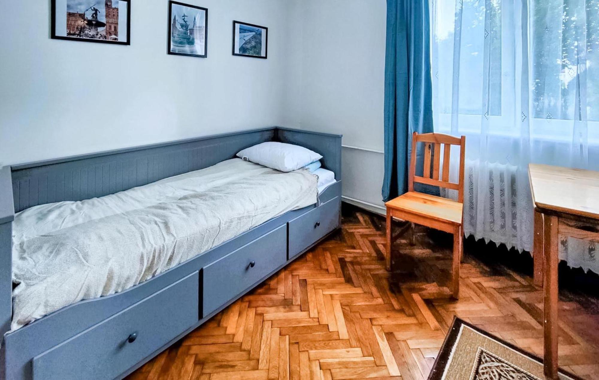 1 Bedroom In Apartment *