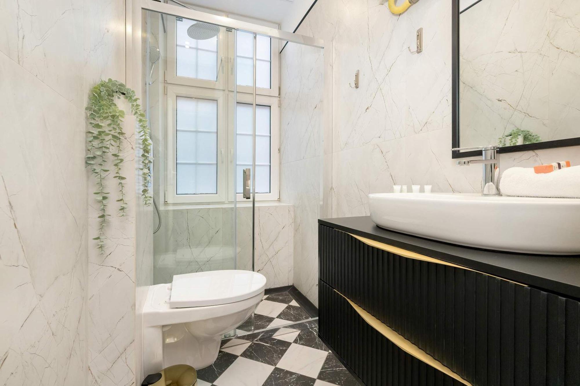 Luksusowy W Gdansku Przy Motlawie I Rynku Z Biurkiem Do Pracy Zdalnej By Renters Apartment