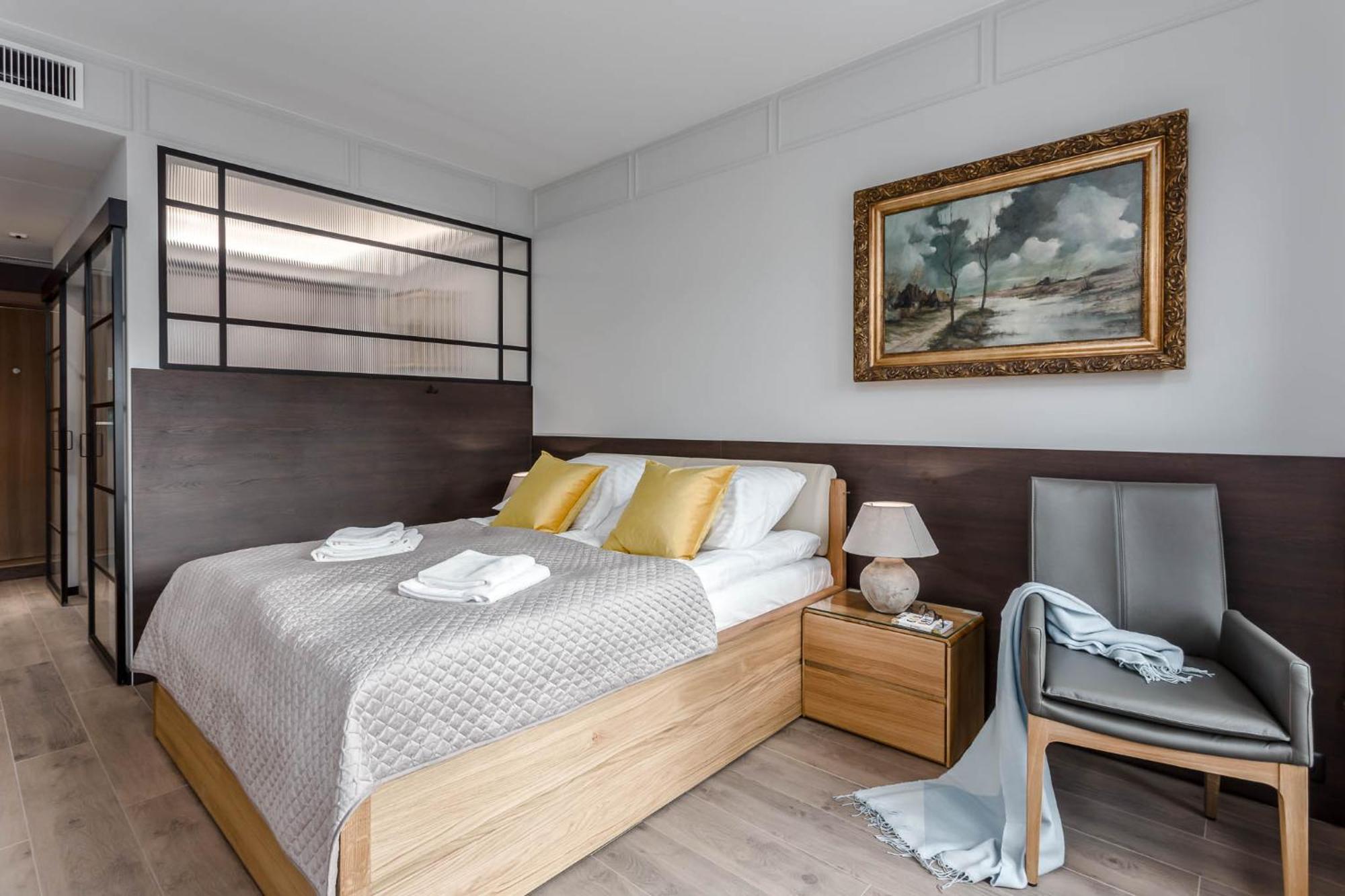 Rent Like - W Deo Plaza *