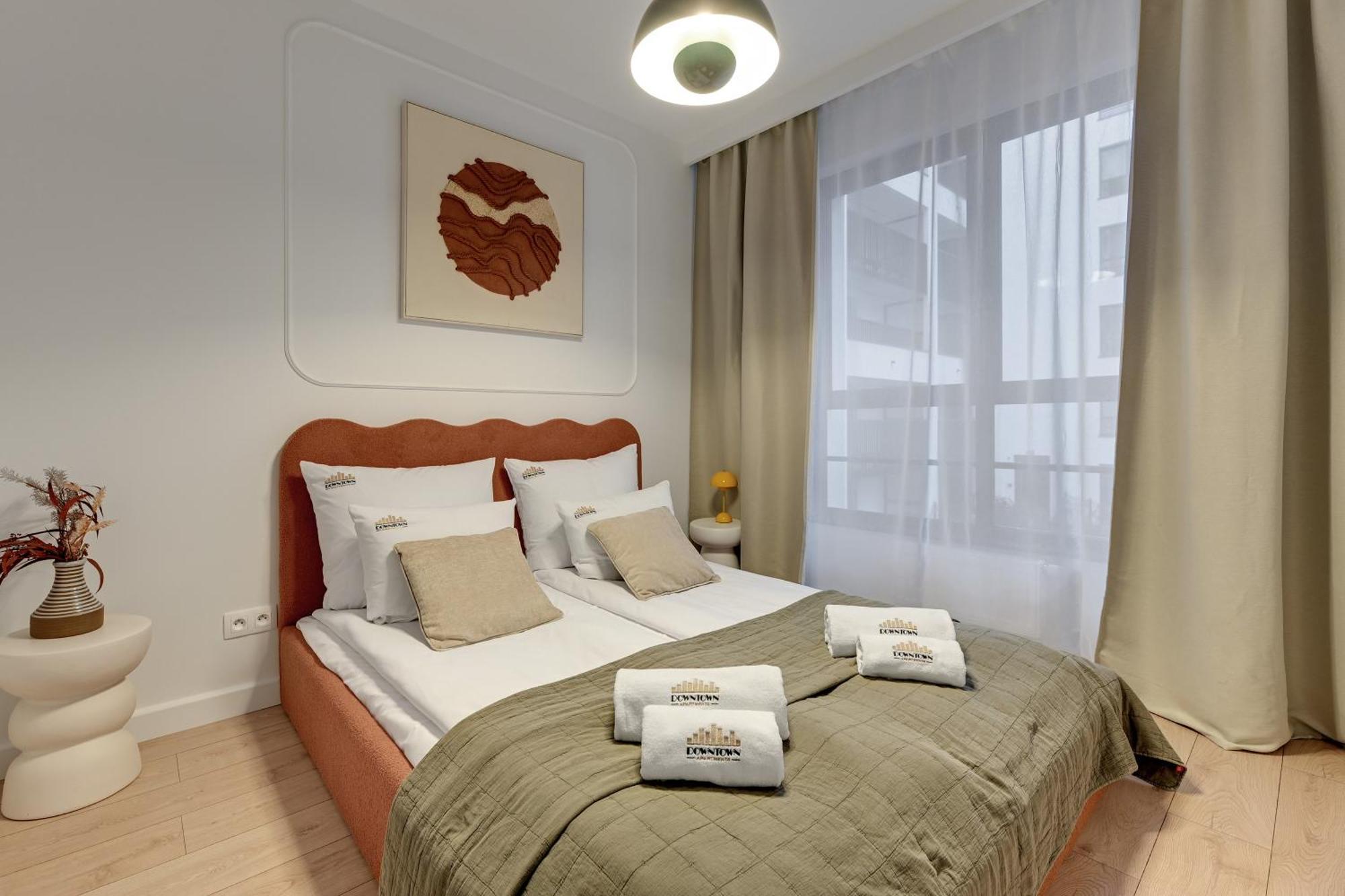 Doki Living - Foodhall & Parking By Downtown *