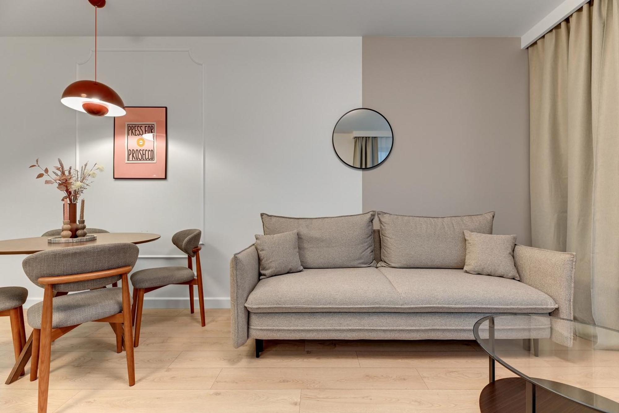 Apartment Doki Living - Foodhall & Parking By Downtown Gdansk