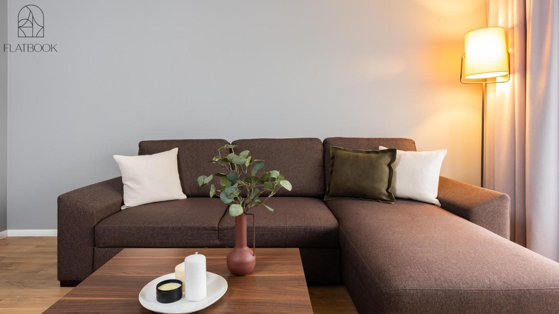 Jaglana With Parking & Apartamento