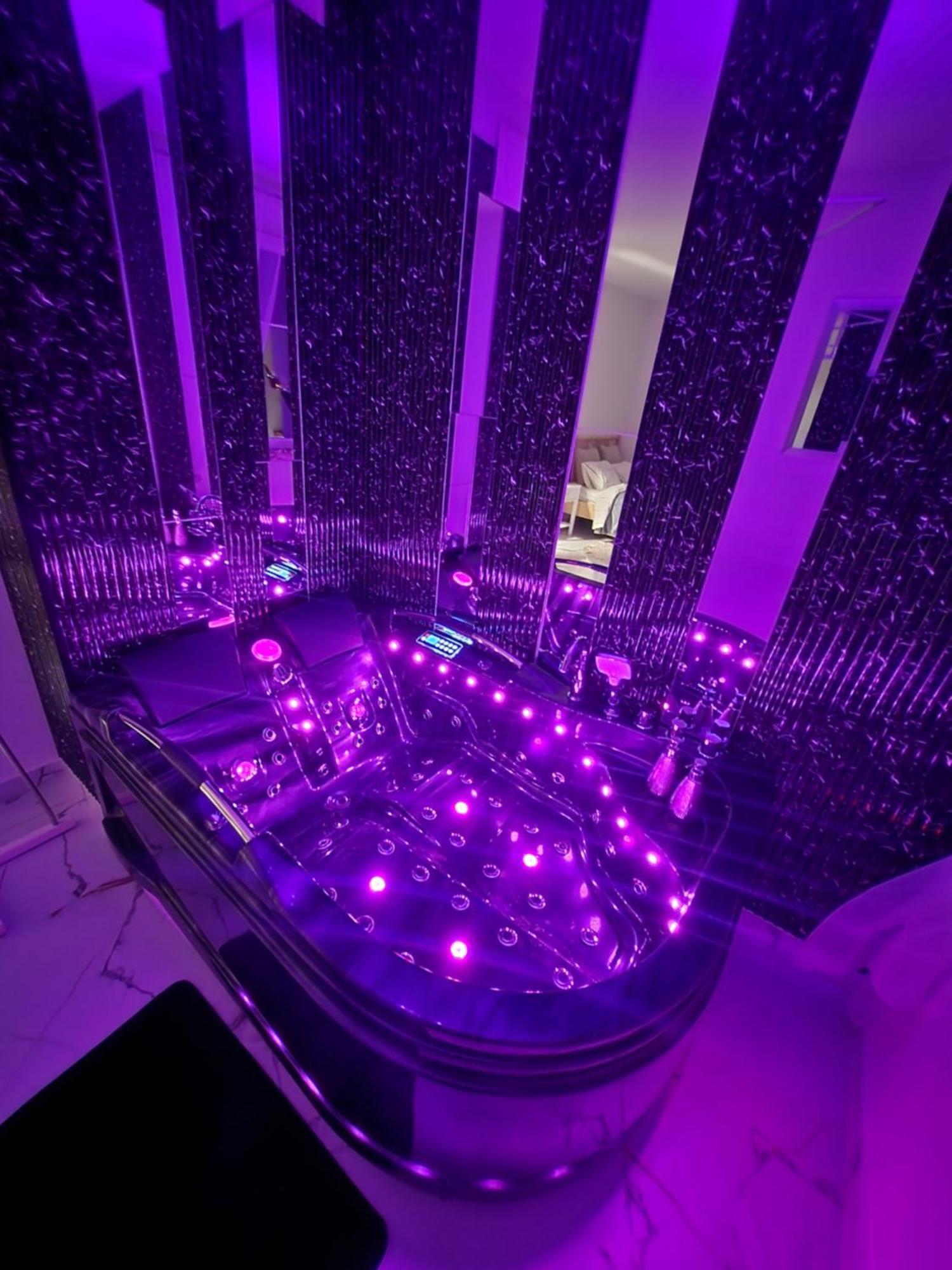 By The Sea - Prestige With A Luxurious Jacuzzi, Sauna And An Exclusive Massage Chair Available In One Of The Apartments!