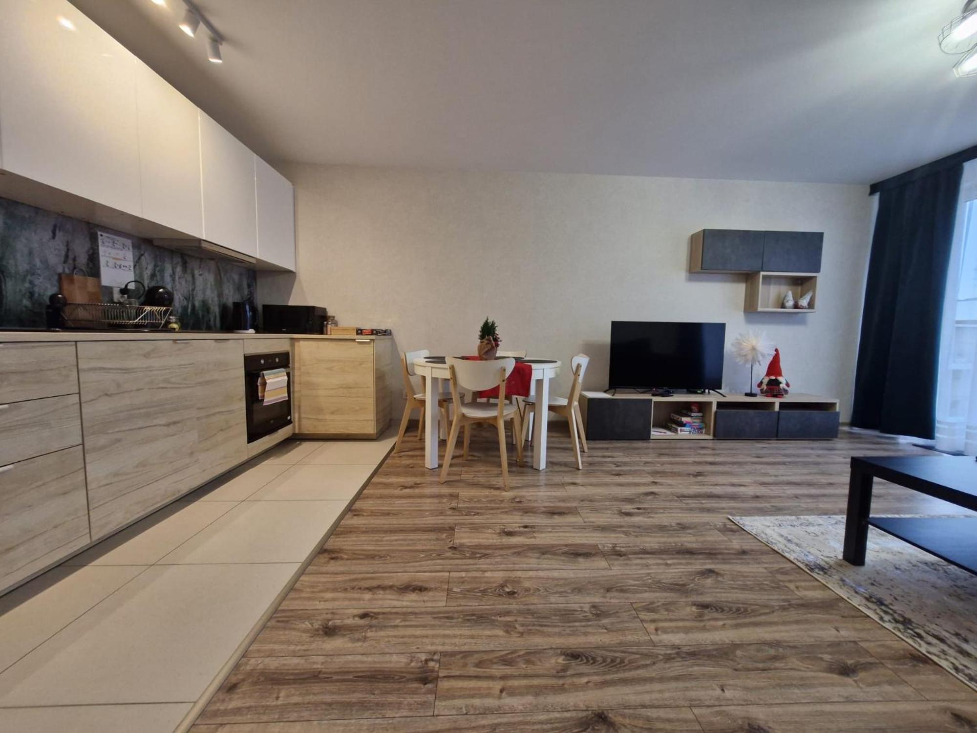 Sea & Sun Letnica Apartment