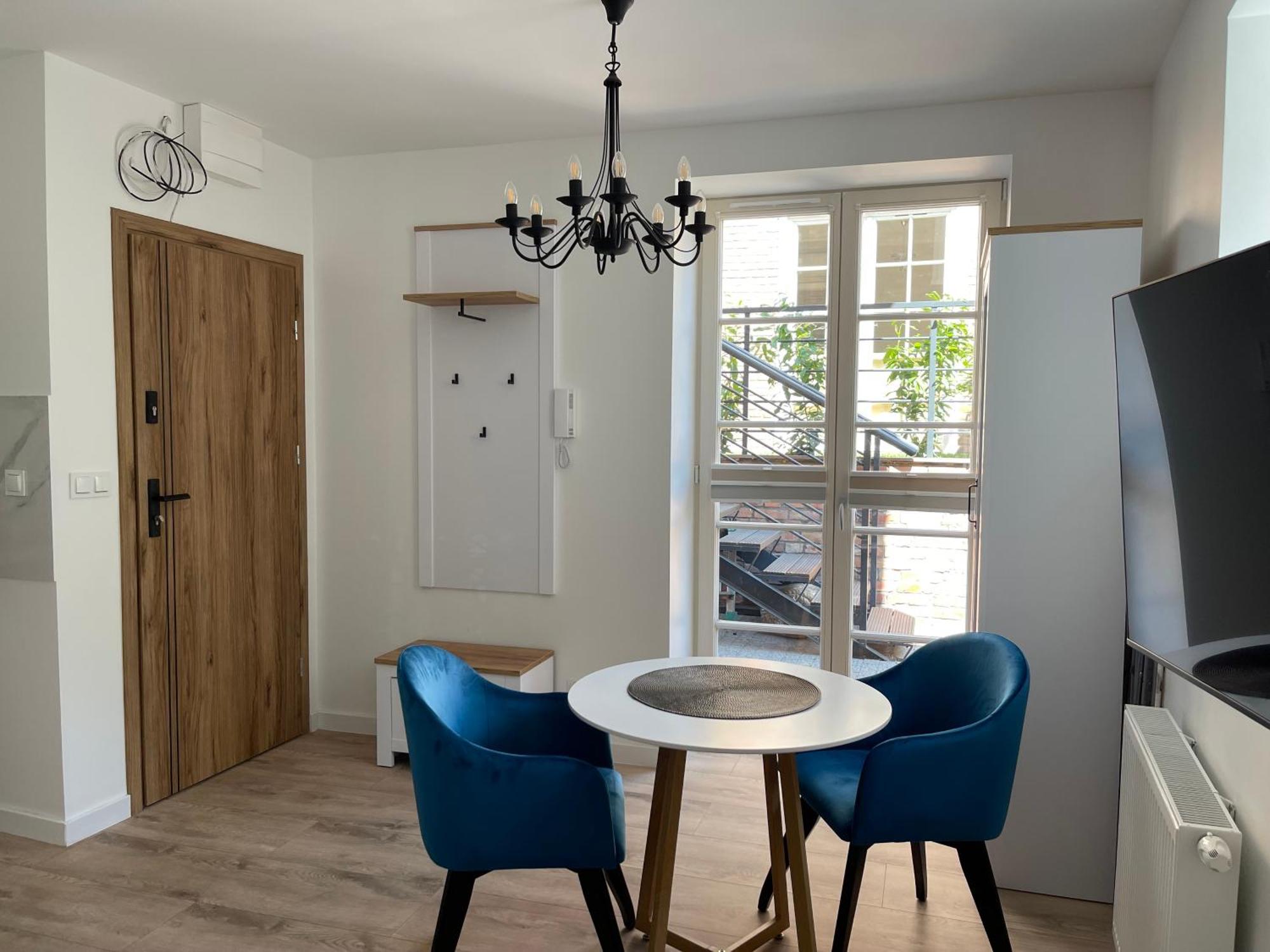 River House Apartment *