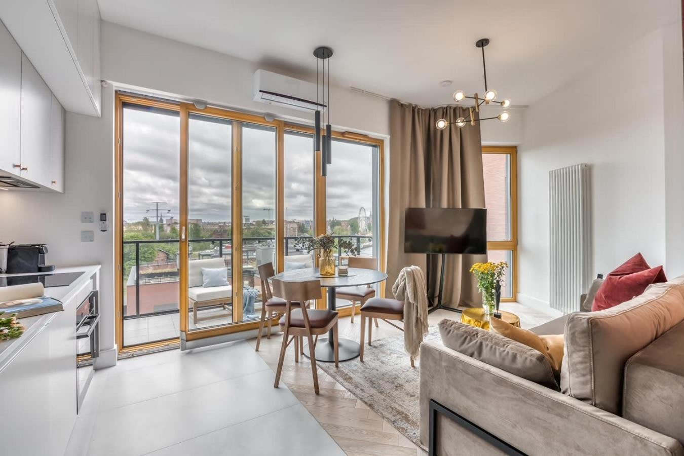 The Motlavian By Renters Prestige