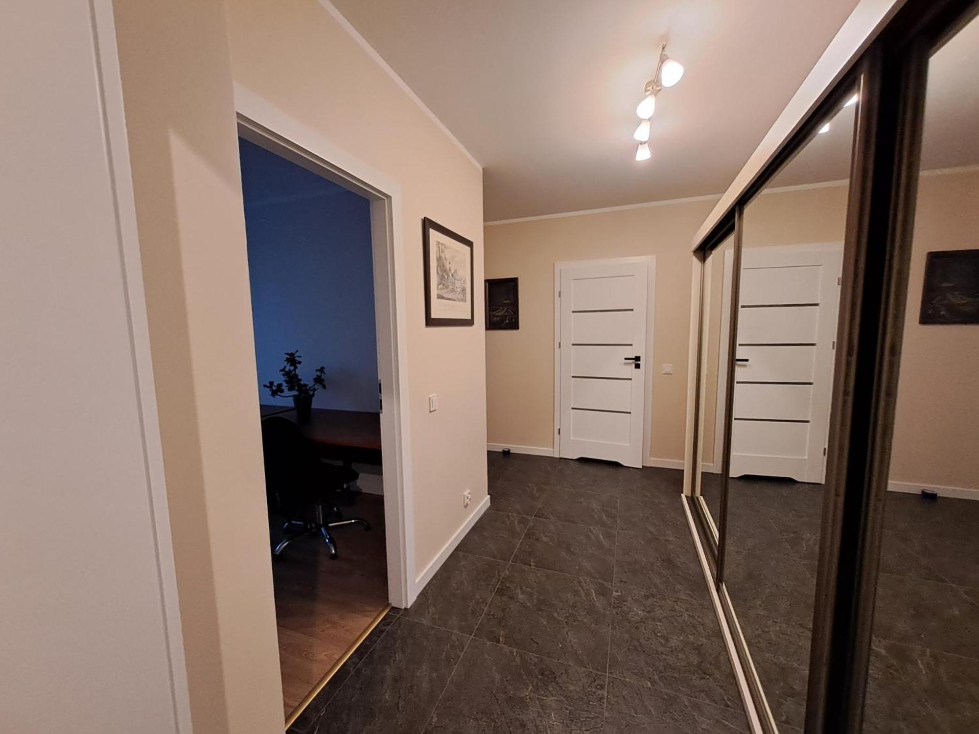Komfortowy Apartament- 1 Salon, 3 Sypialnie, 2 Lazienki W Gdansku *