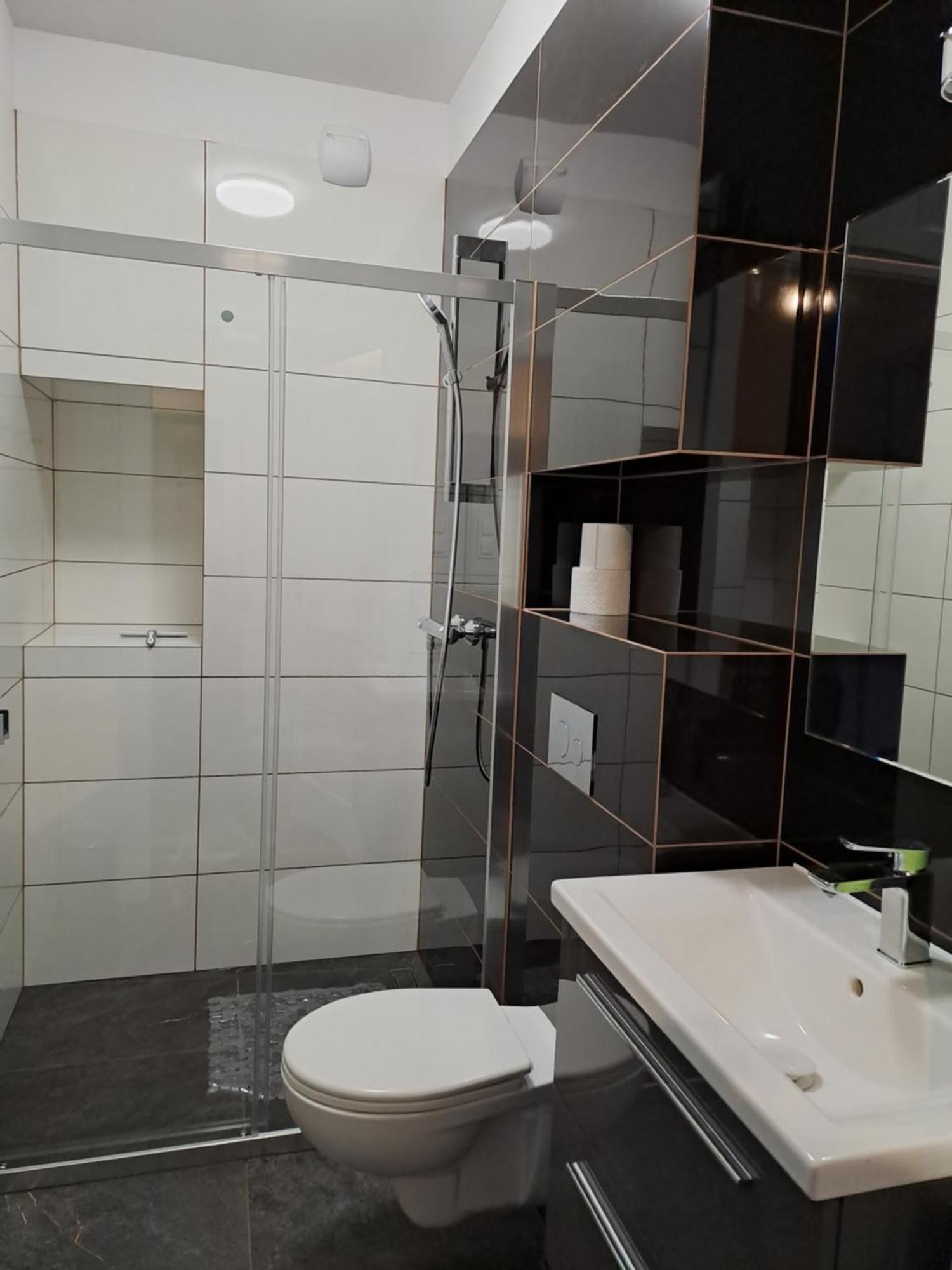 Komfortowy Apartament- 1 Salon, 3 Sypialnie, 2 Lazienki W Gdansku Apartment