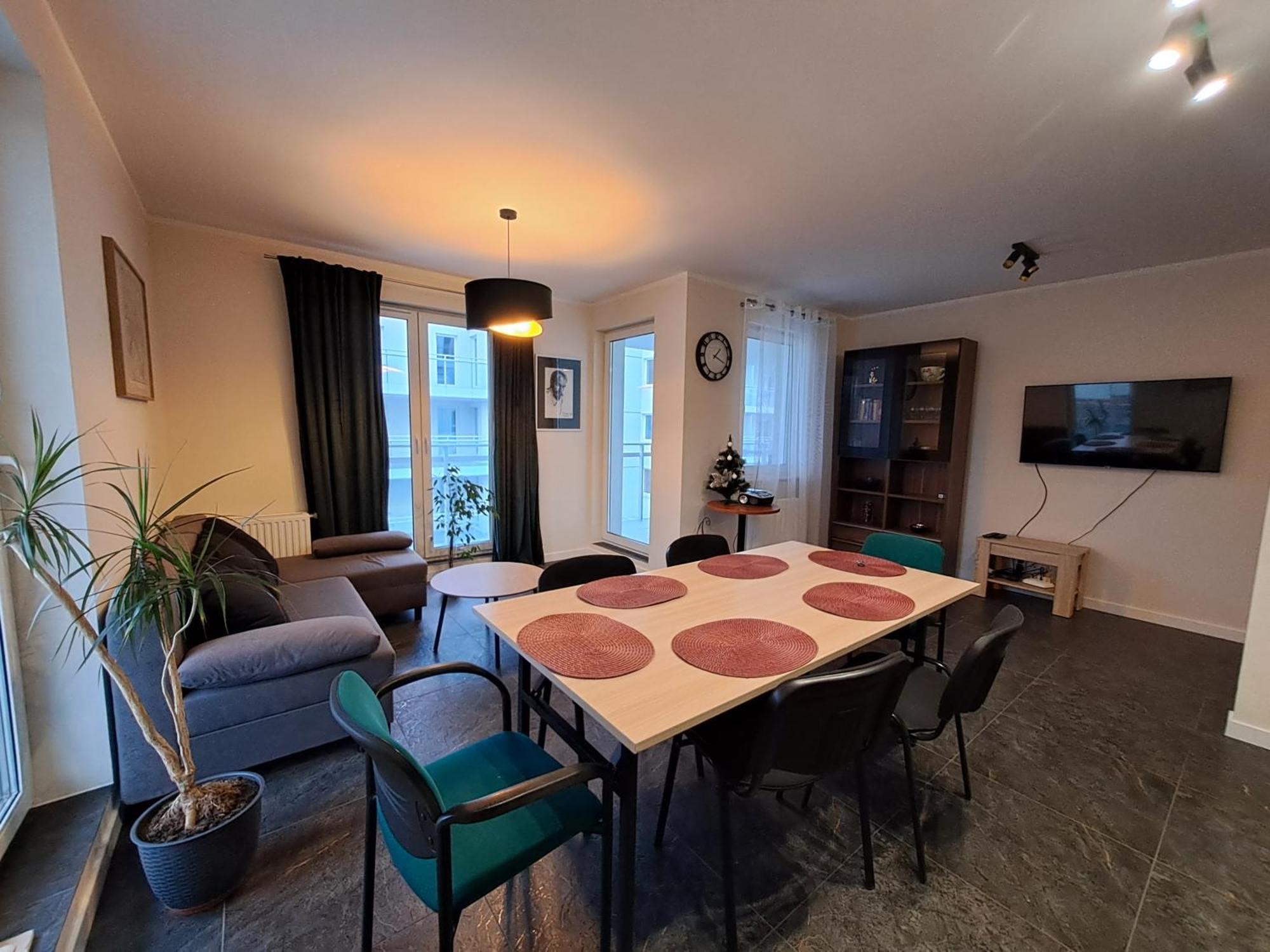 Apartment Komfortowy Apartament- 1 Salon, 3 Sypialnie, 2 Lazienki W Gdansku