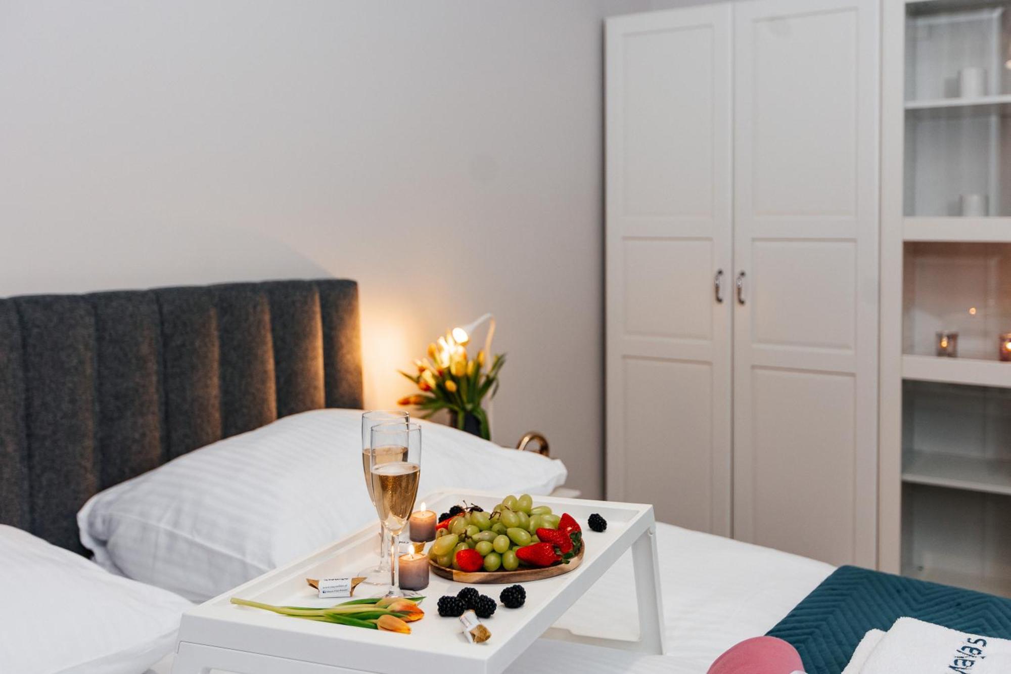 Maya's Flats & 59 - Milosci * Gdańsk