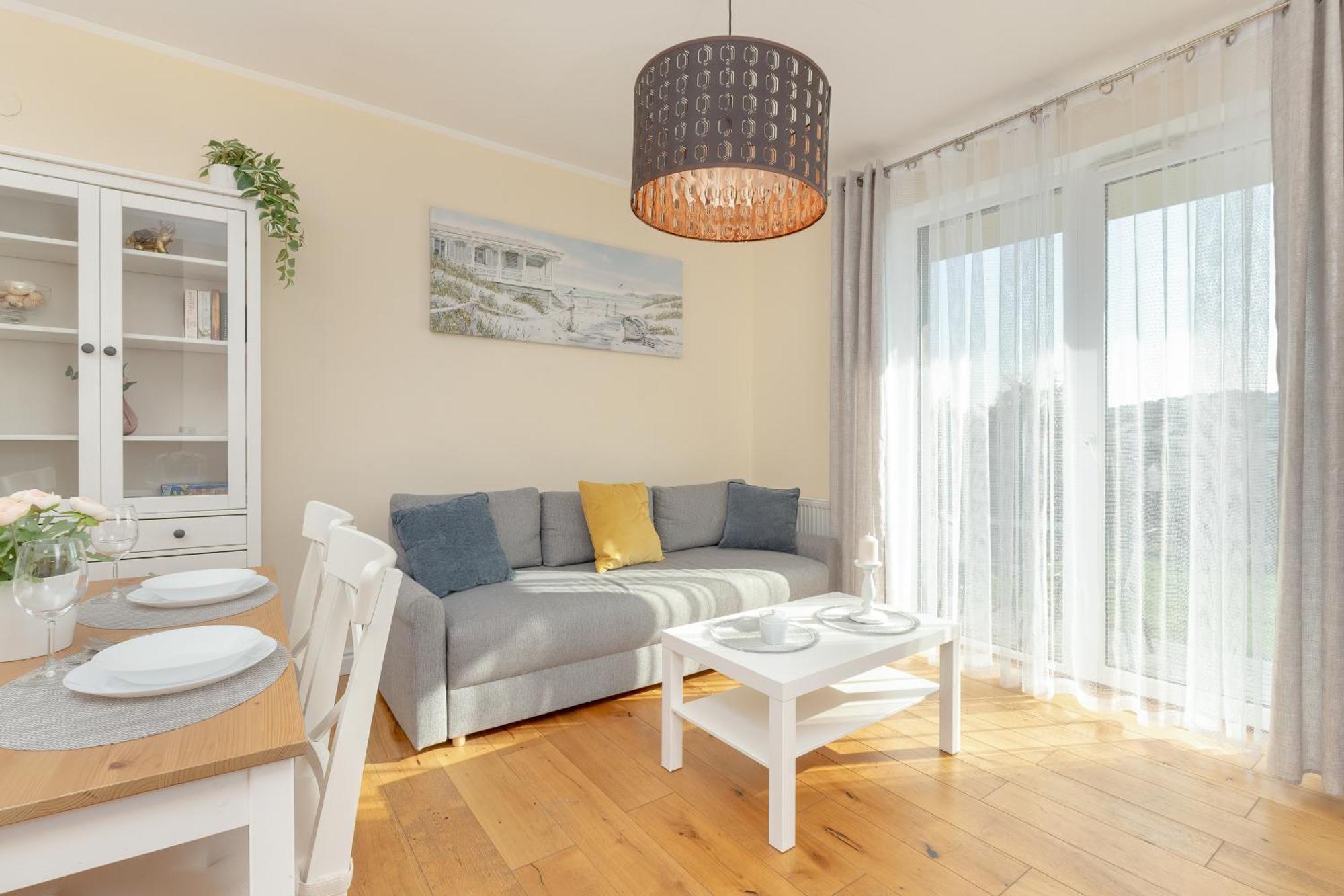 Sunny With Parking & Garden By Renters