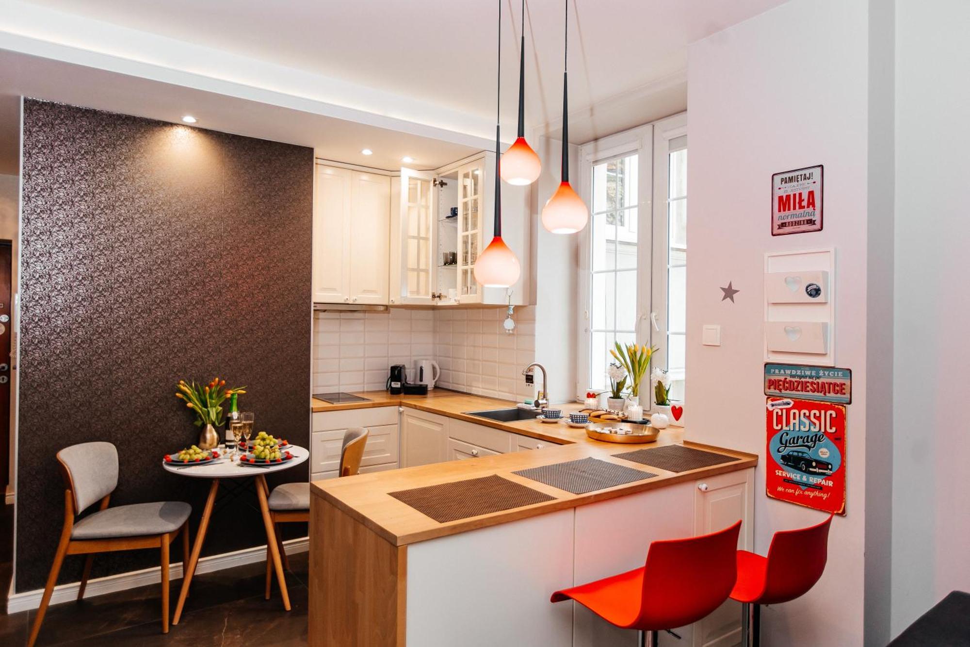 Maya's Flats & 21 - Dluga St, Old Town Gdansk