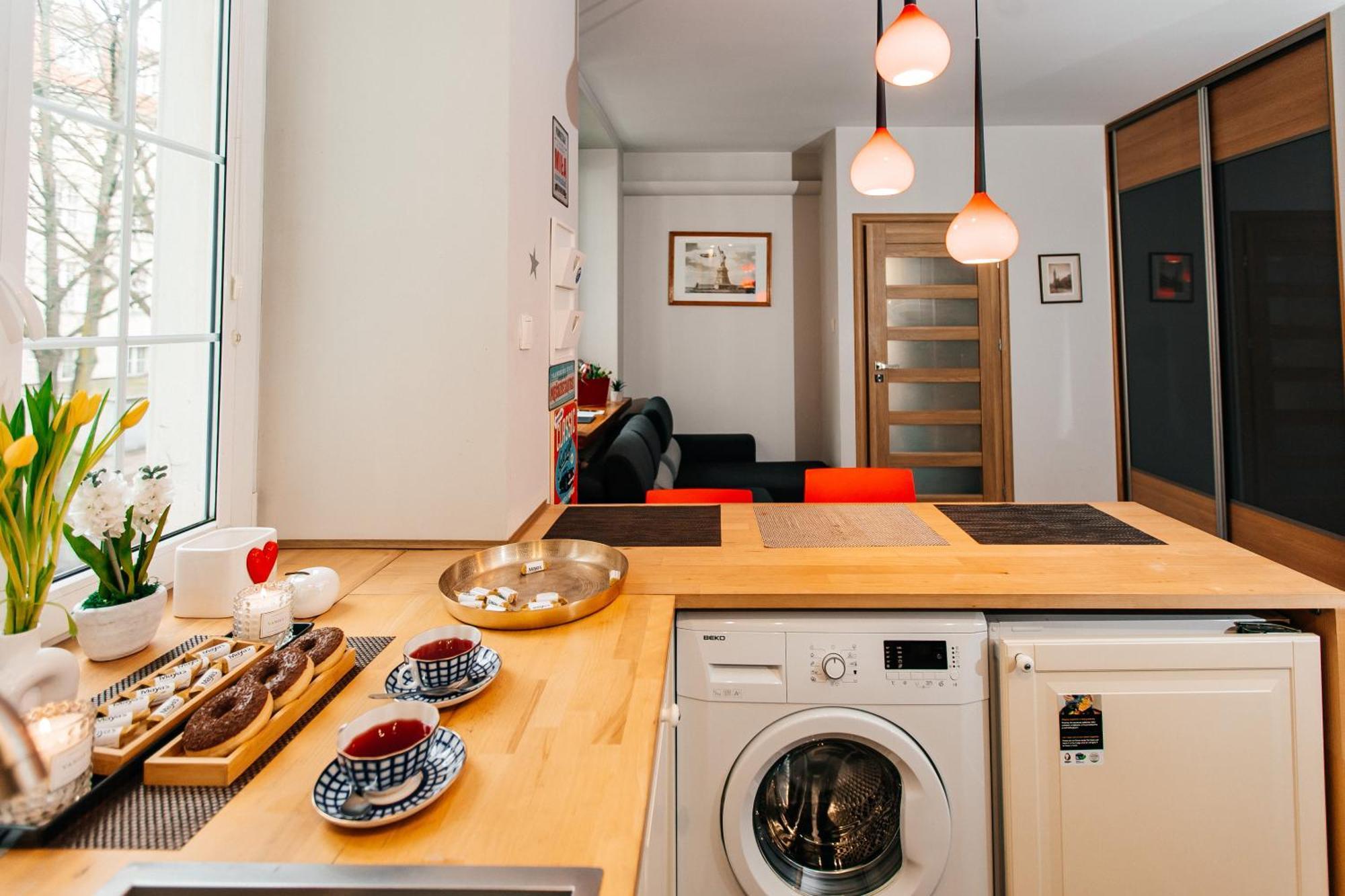 Maya's Flats & 21 - Dluga St, Old Town Apartment