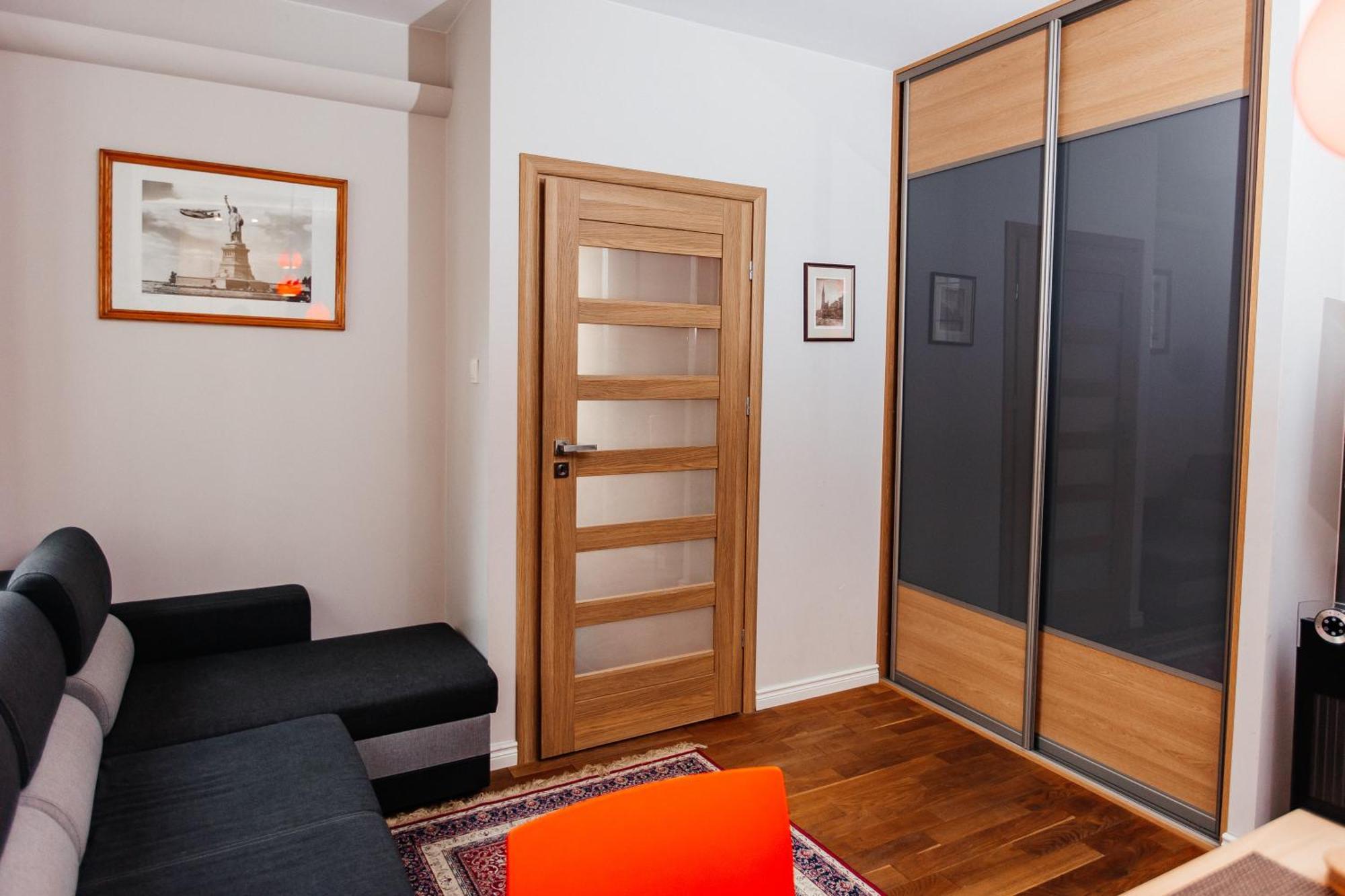 Maya's Flats & 21 - Dluga St, Old Town Apartment