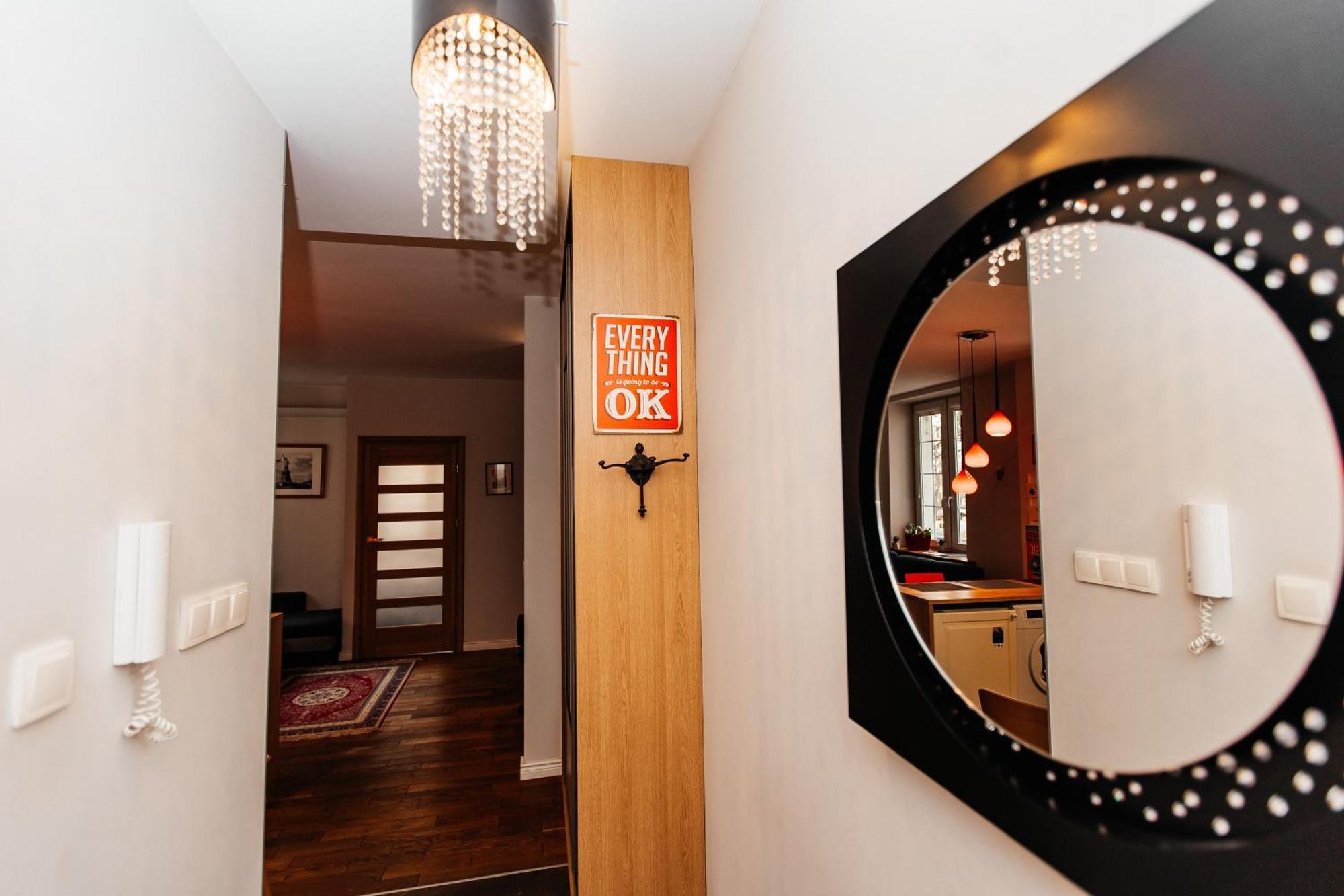 Maya's Flats & 21 - Dluga St, Old Town Apartment *