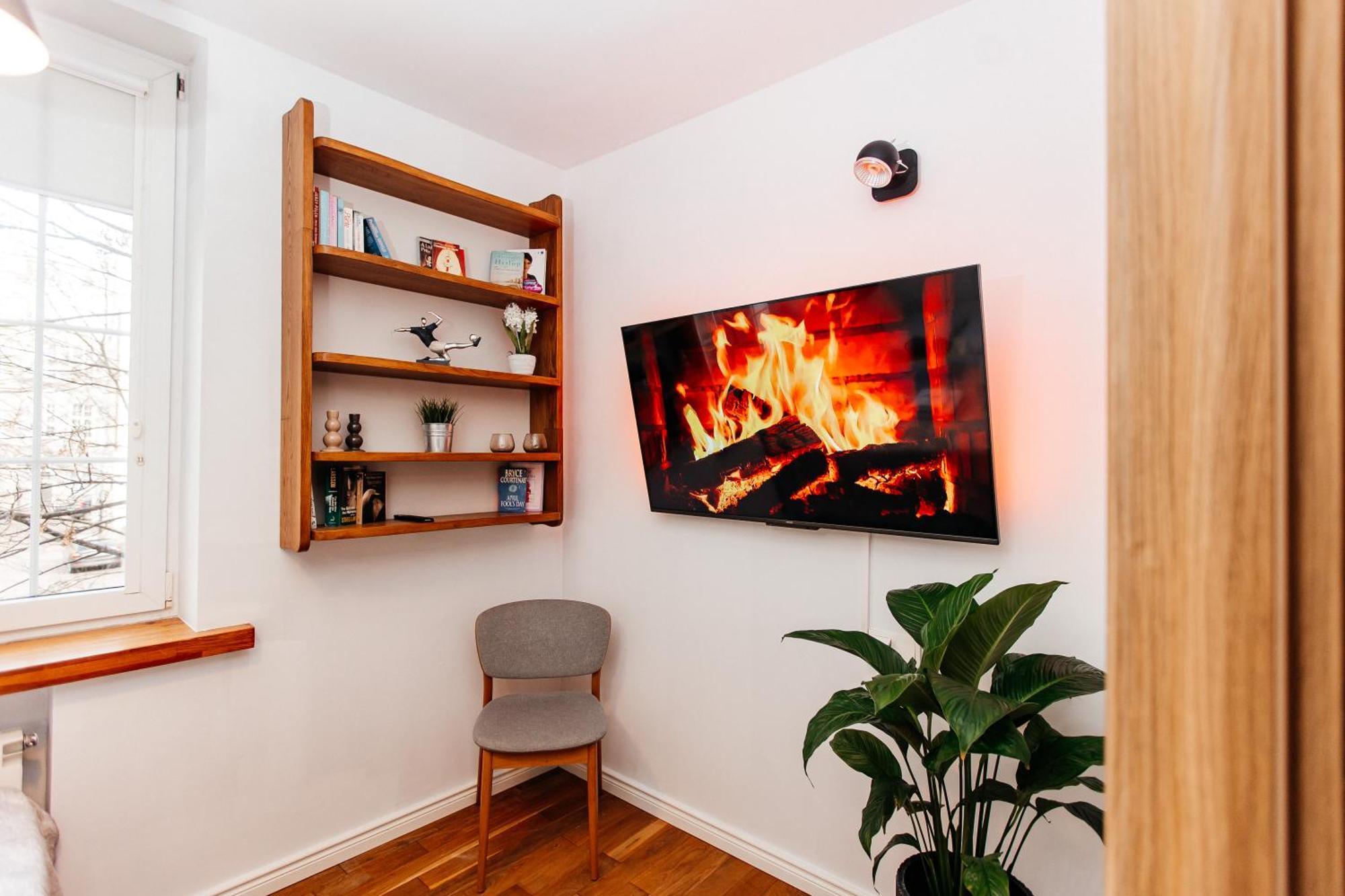 Maya's Flats & 21 - Dluga St, Old Town Apartment