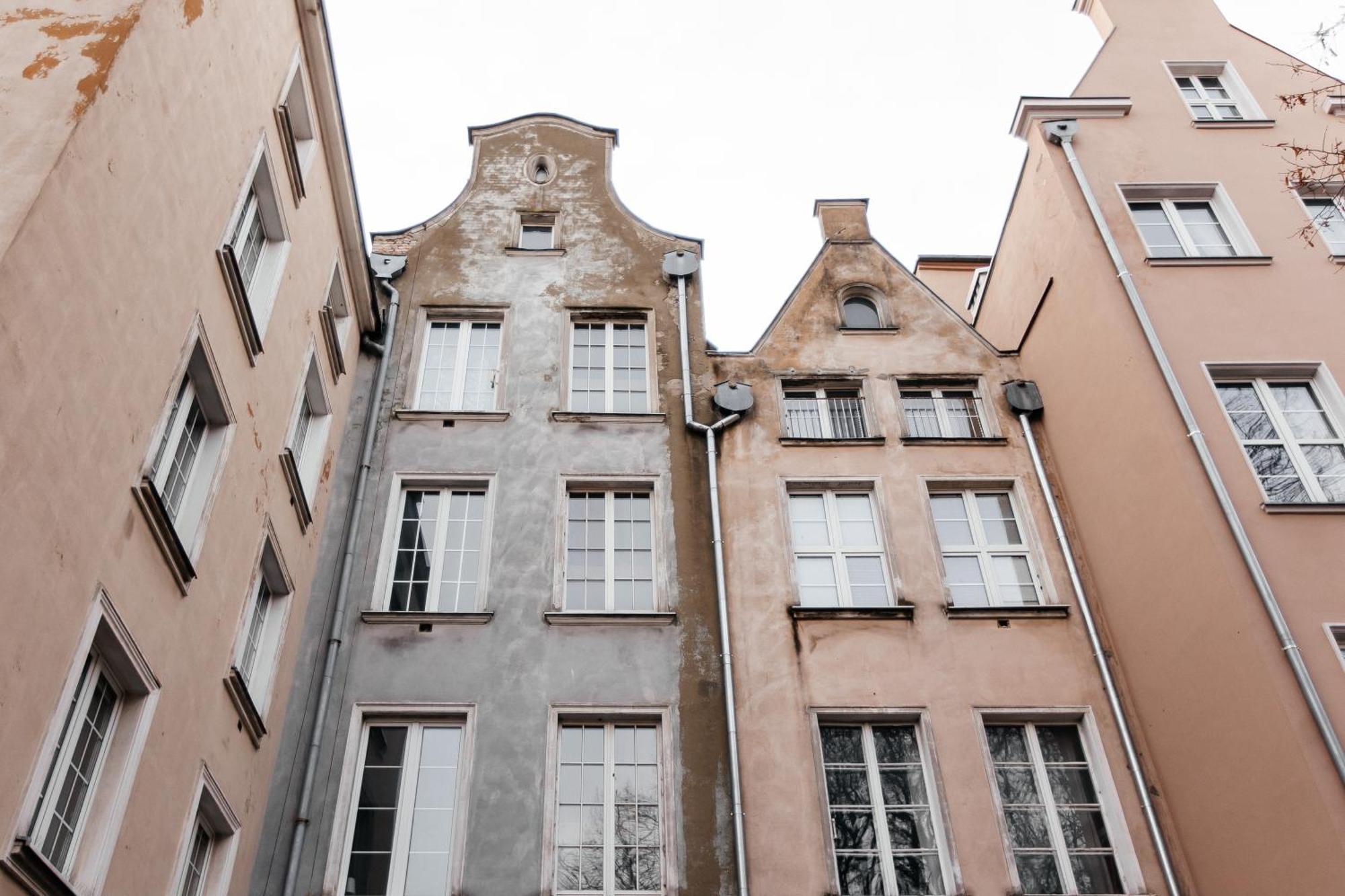 Maya's Flats & 21 - Dluga St, Old Town Apartment Gdansk
