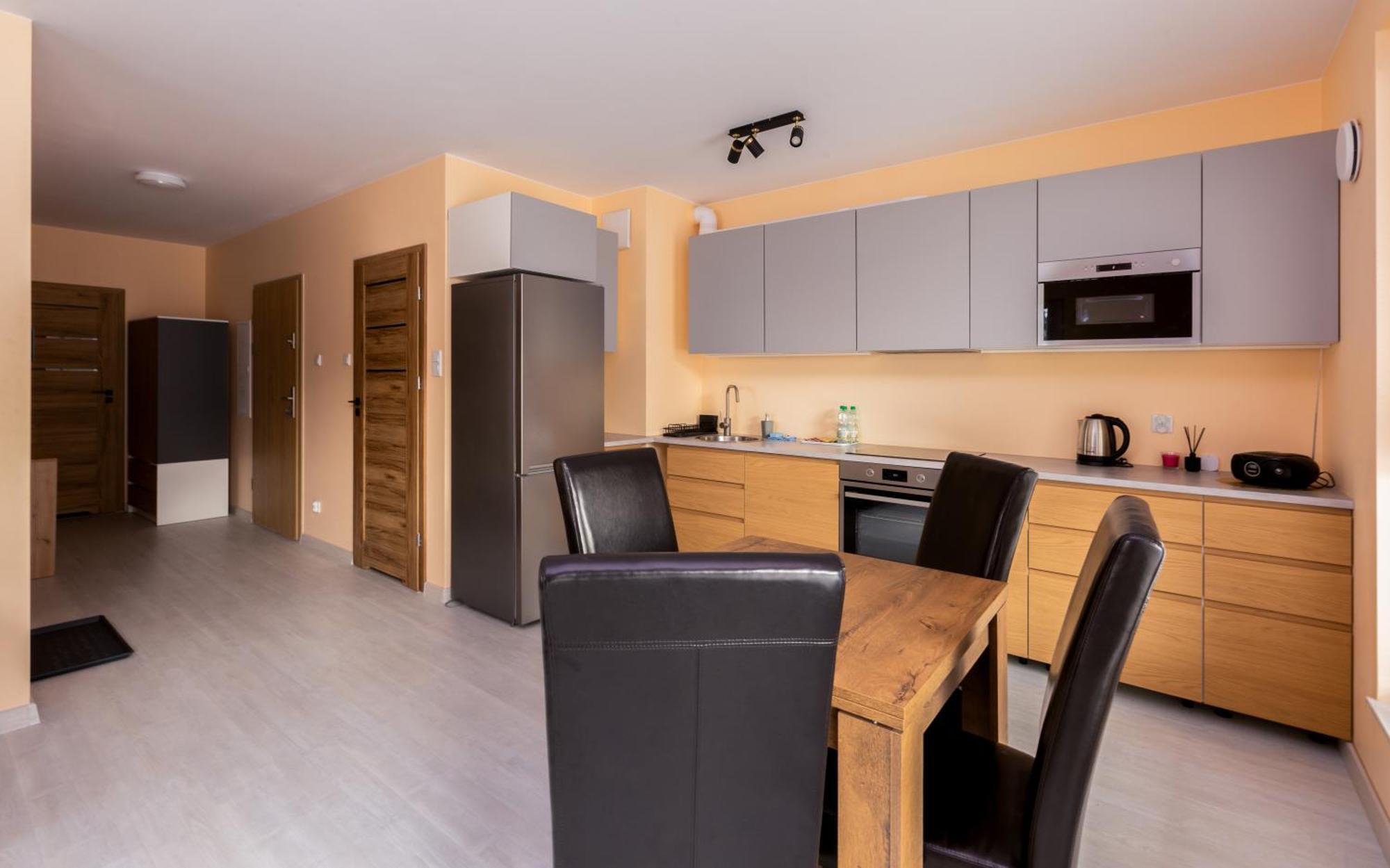 Verdant Haven Apartment *