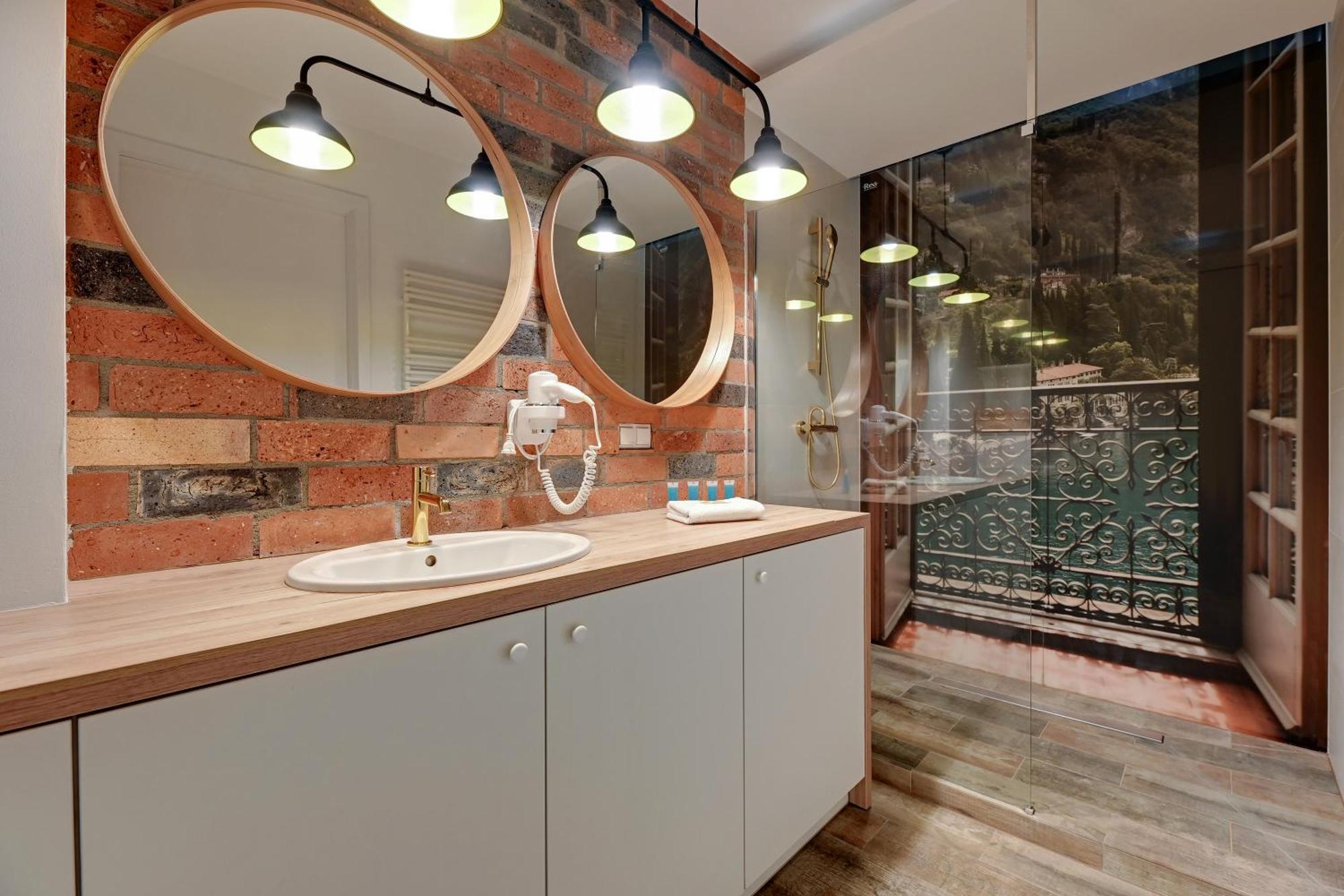 Blue Mandarin Island Apartment