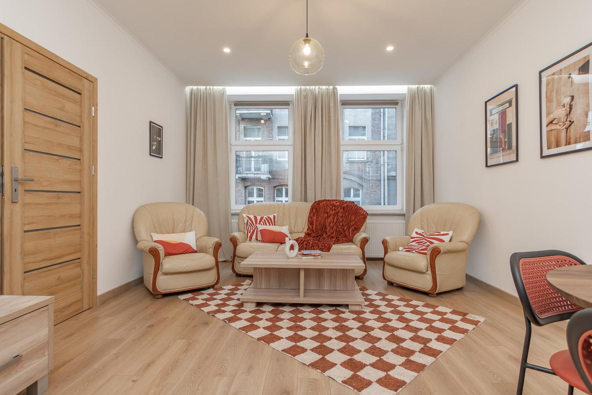 Apartment Glow - Retro Dolne