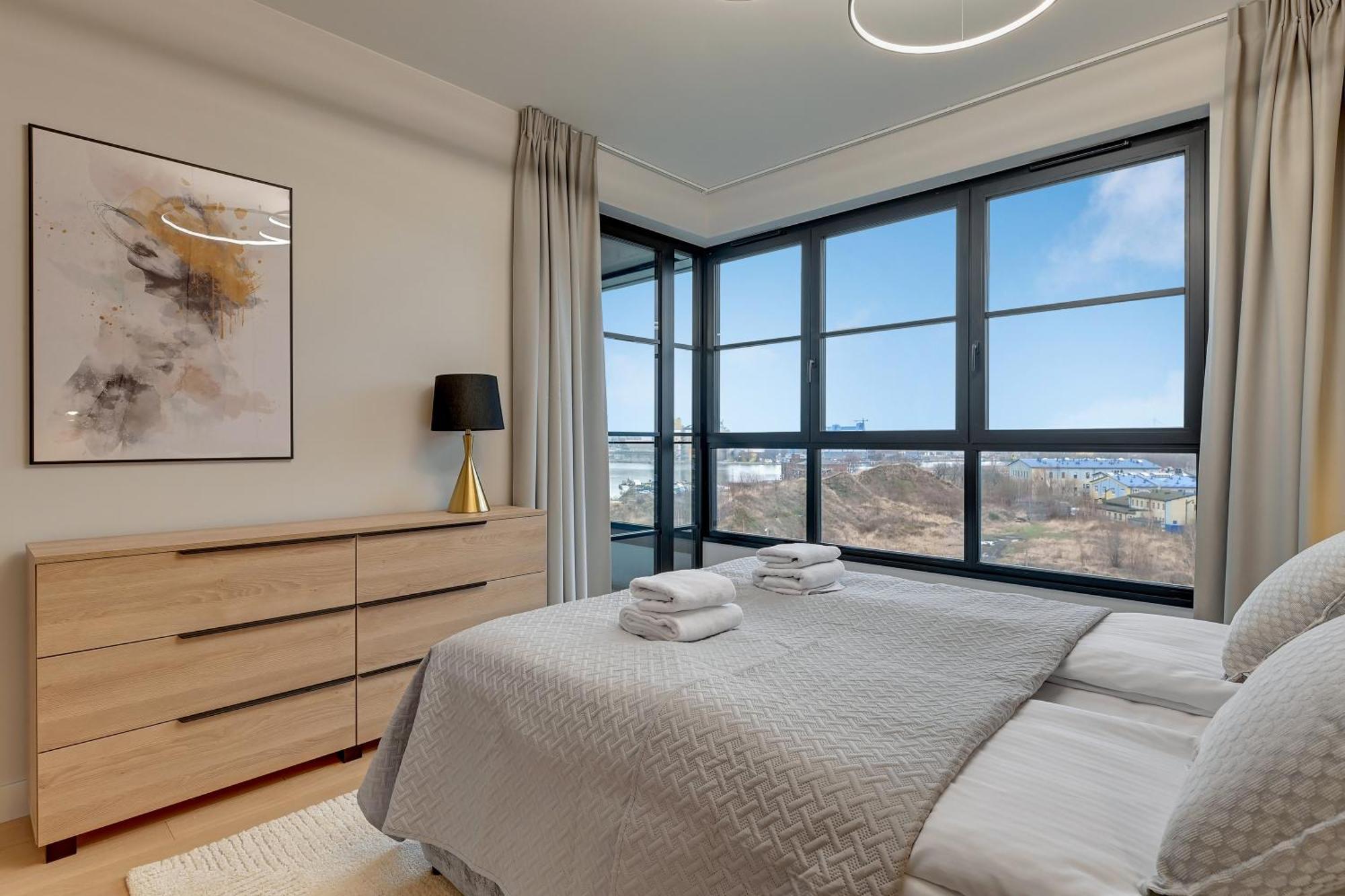 Doki Living By Blue Mandarin Parking & Foodhall Gdańsk