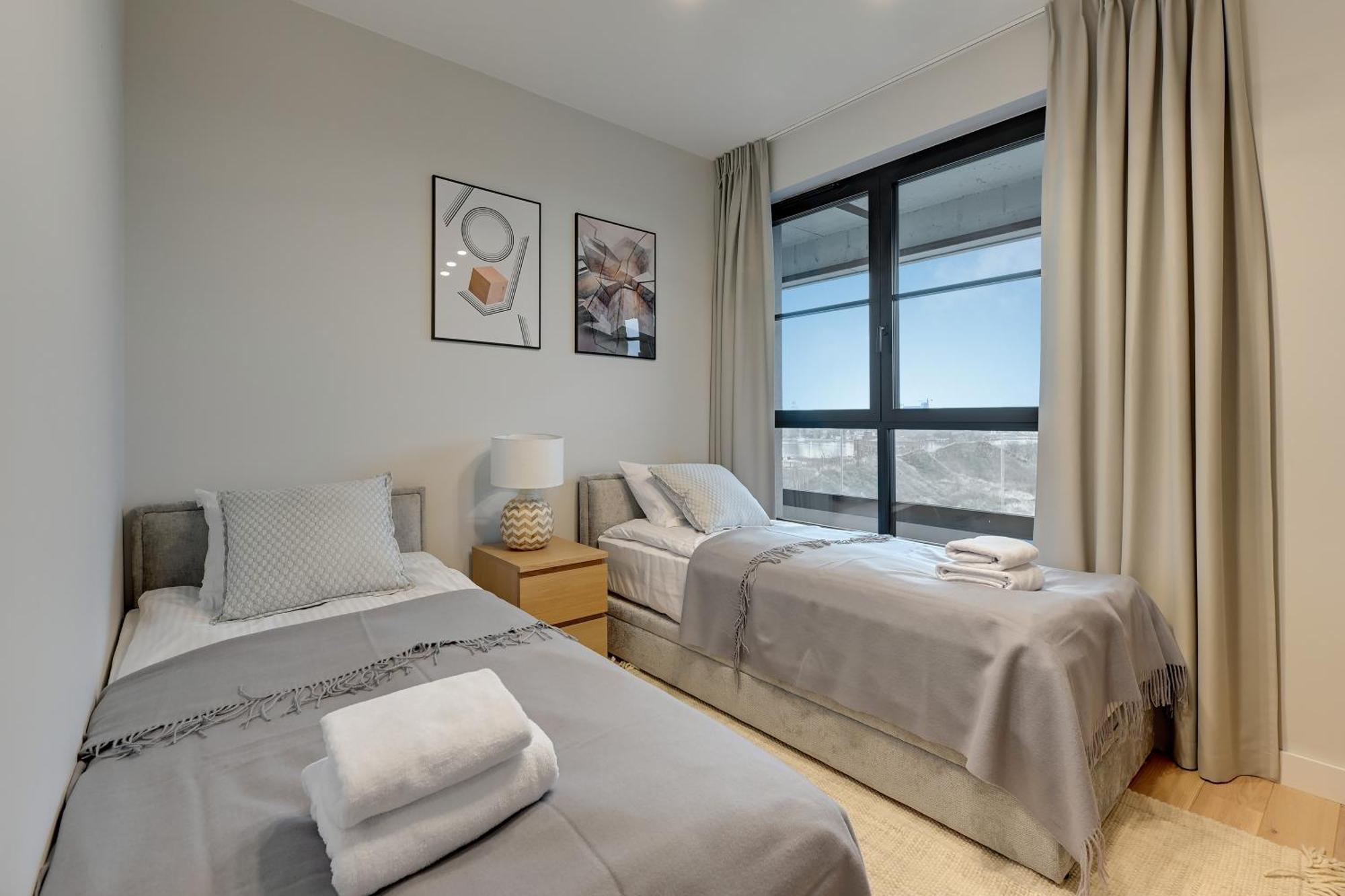 Doki Living By Blue Mandarin Parking & Foodhall Gdańsk