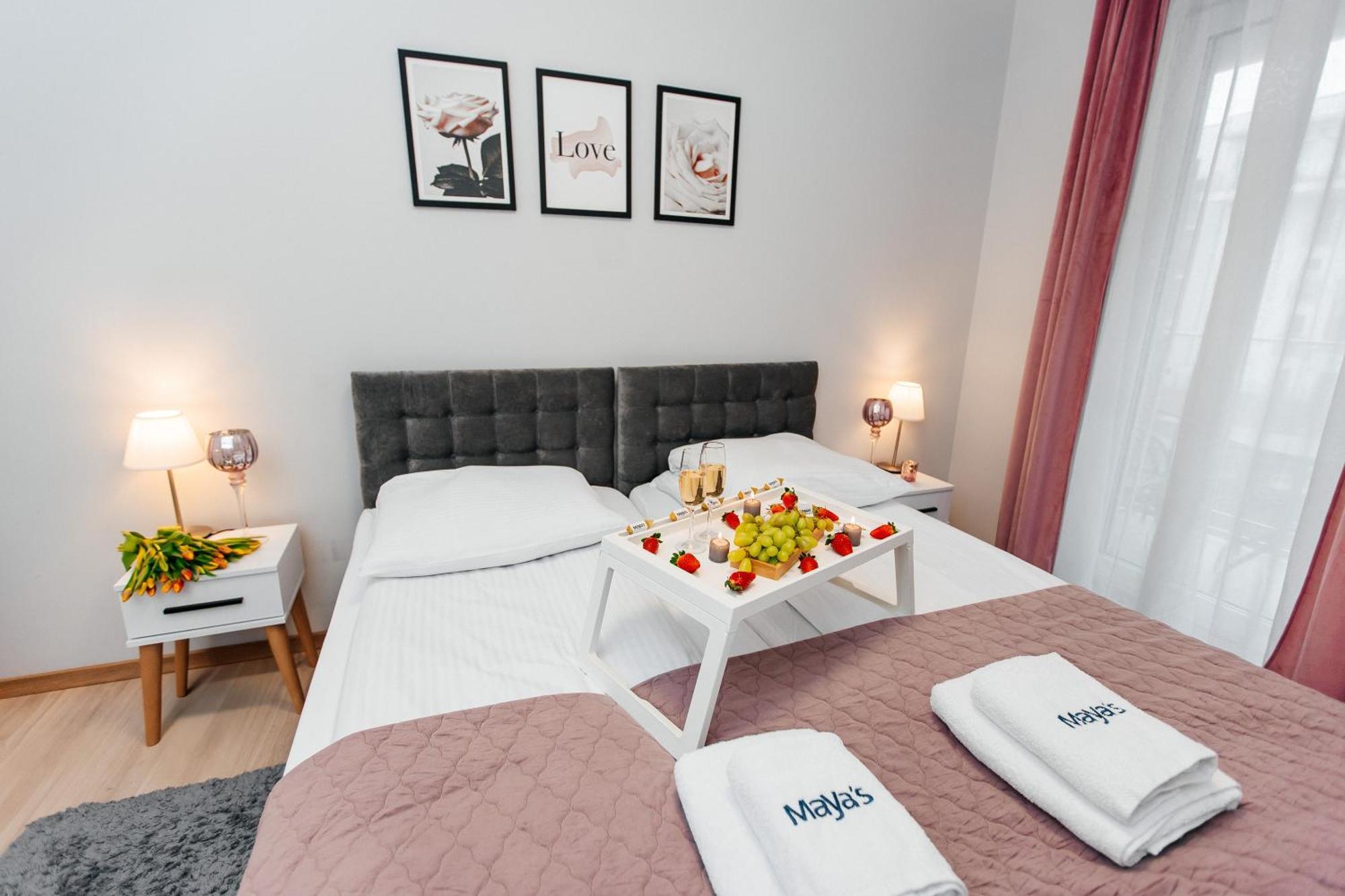 Maya's Flats & 42 - Swietej Barbary