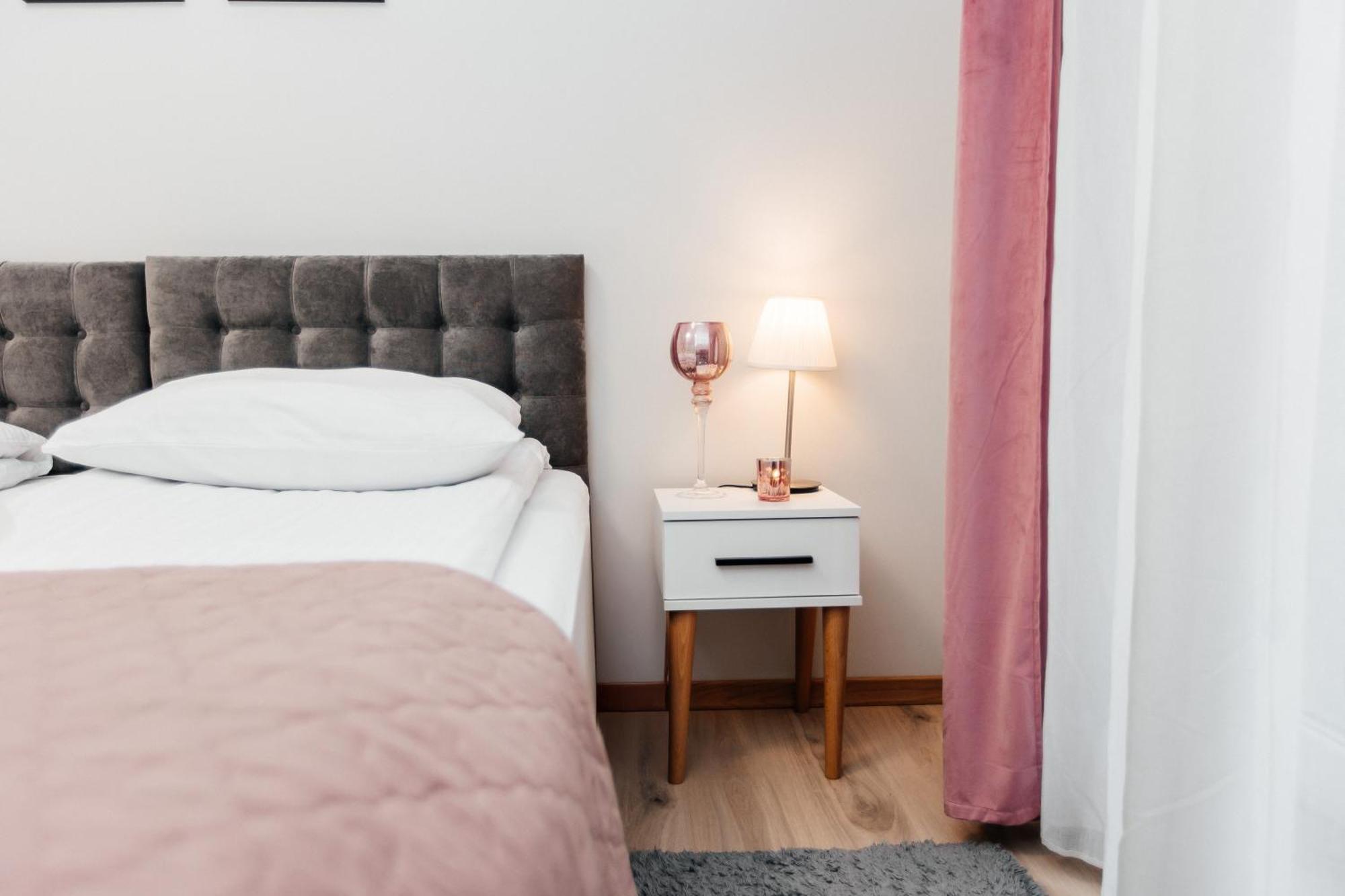 Maya's Flats & 42 - Swietej Barbary Apartment Gdansk